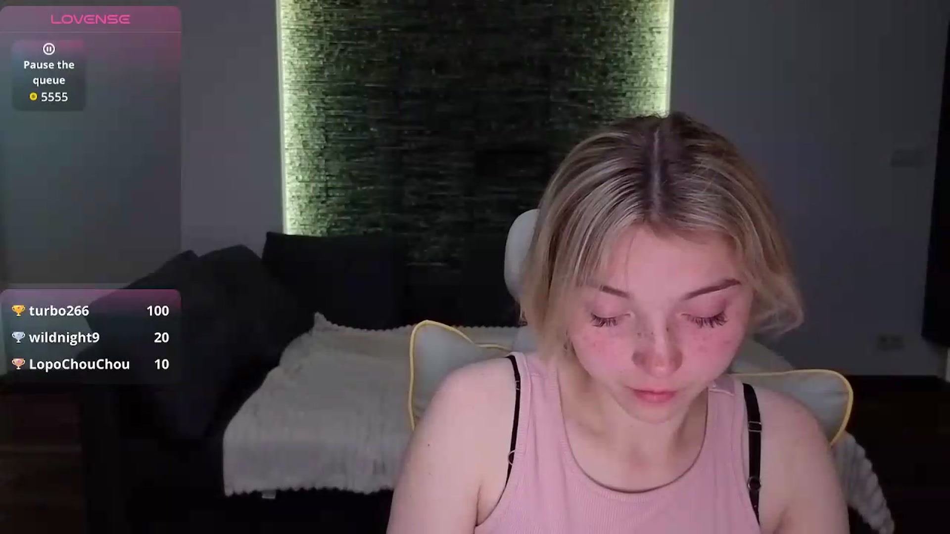 Gallery image thumbnail from Daisyy's myfreecams stream on, 05/17/2026, 22:07 image 17 of 20
