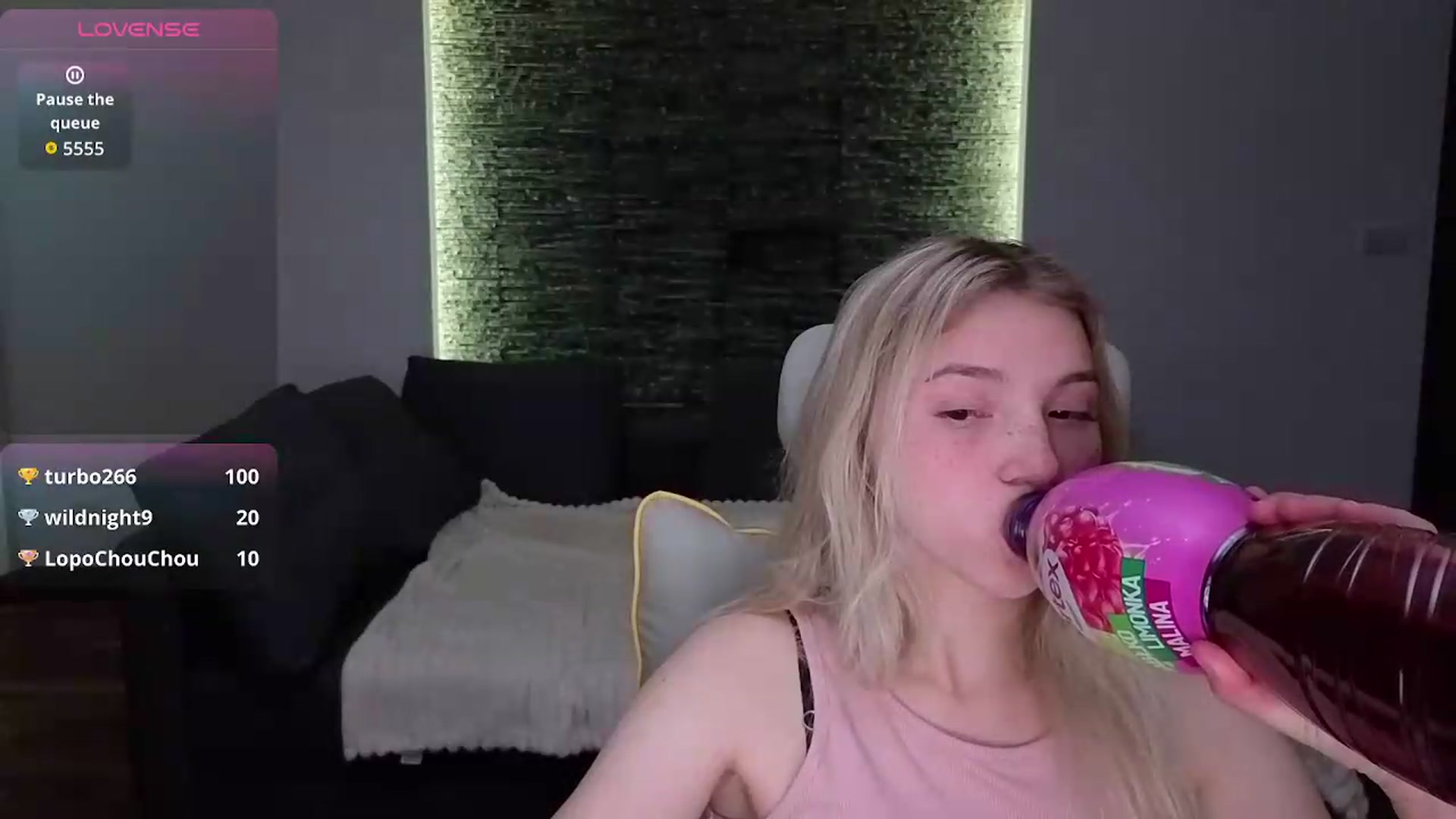 Gallery image thumbnail from Daisyy's myfreecams stream on, 05/17/2026, 22:07 image 14 of 20