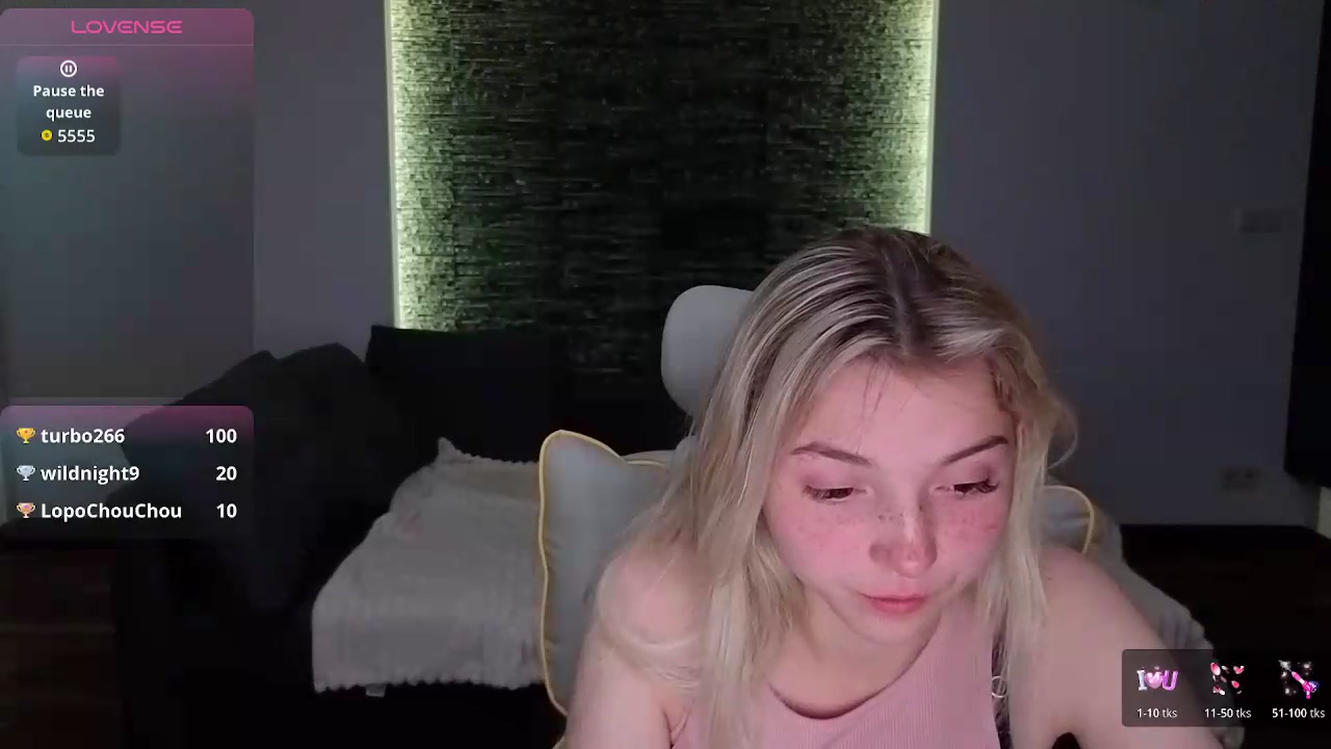 Gallery image thumbnail from Daisyy's myfreecams stream on, 05/17/2026, 22:42 image 3 of 20