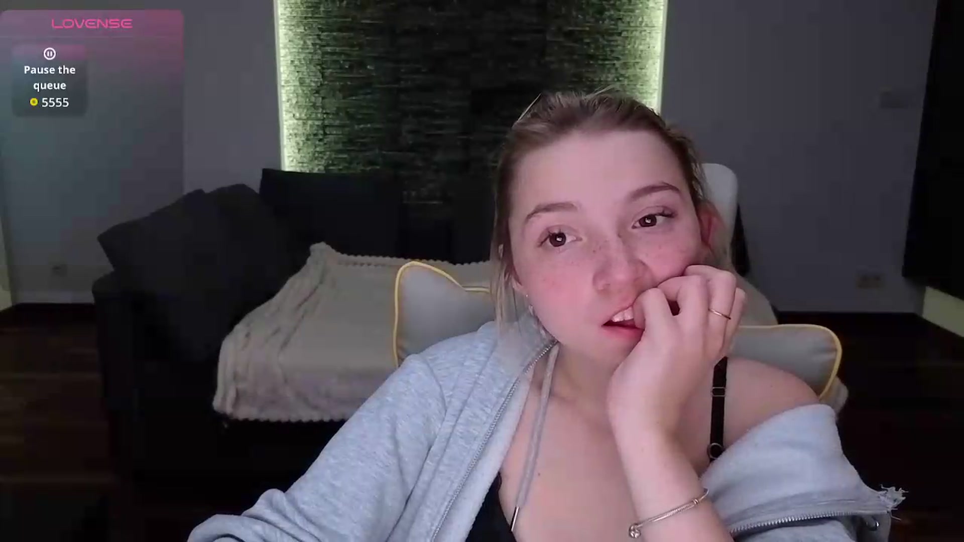 Gallery image thumbnail from Daisyy's myfreecams stream on, 05/18/2026, 19:41 image 3 of 20