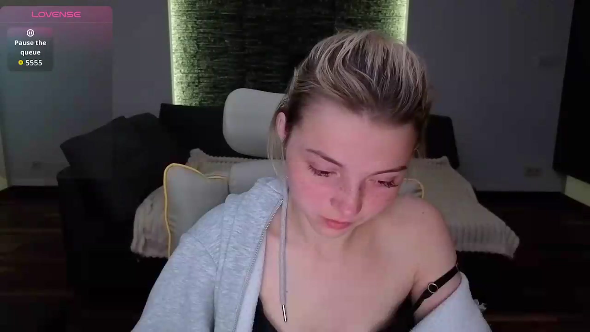 Gallery image thumbnail from Daisyy's myfreecams stream on, 05/18/2026, 19:41 image 19 of 20