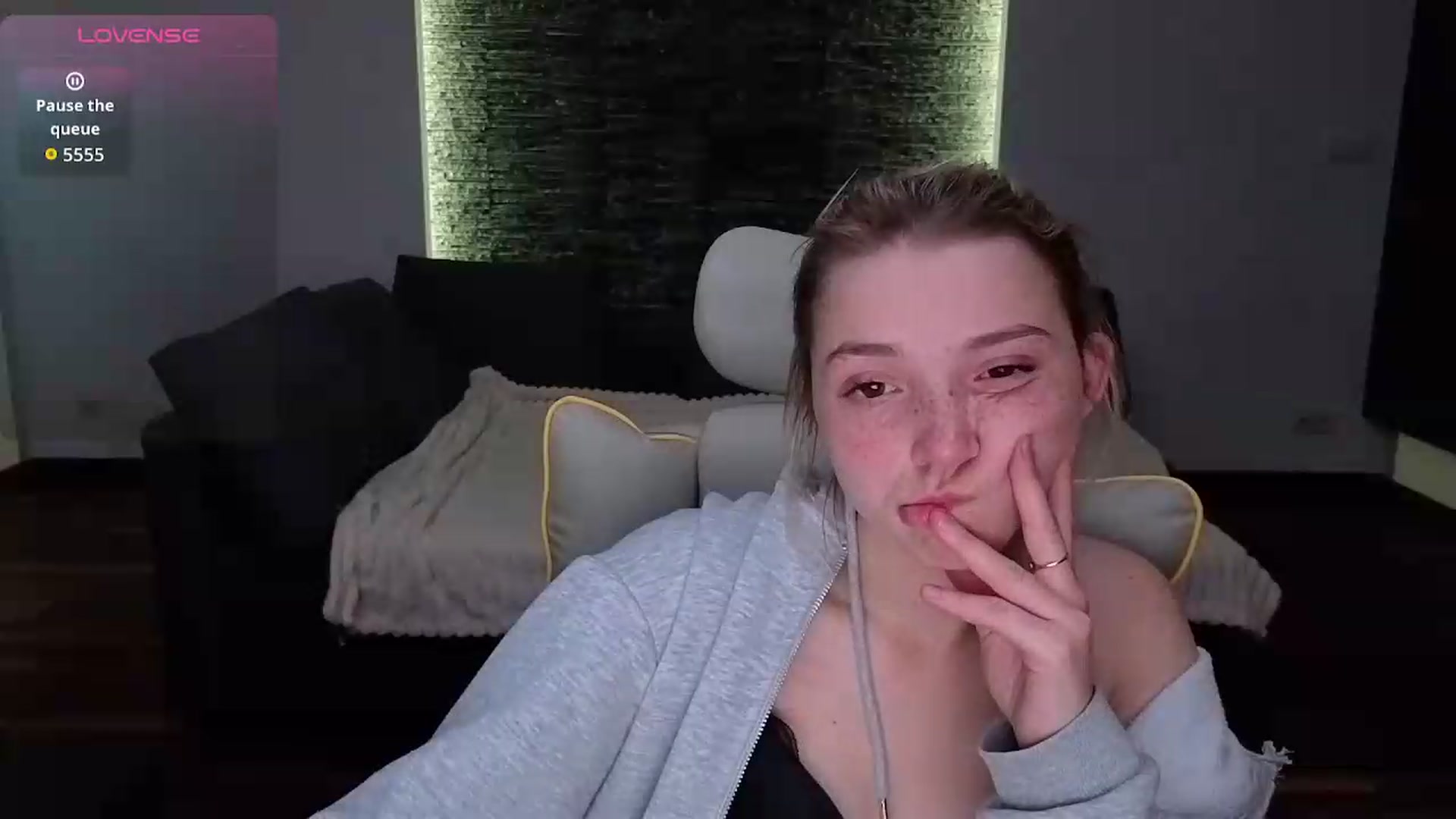 Gallery image thumbnail from Daisyy's myfreecams stream on, 05/18/2026, 19:41 image 9 of 20