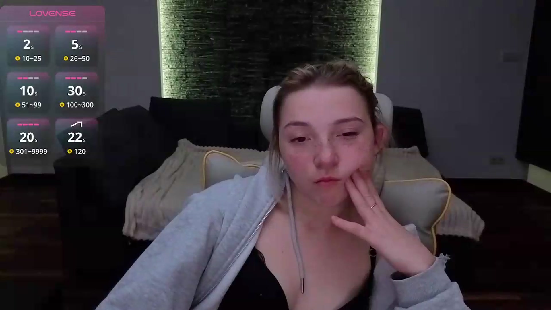Gallery image thumbnail from Daisyy's myfreecams stream on, 05/18/2026, 19:41 image 15 of 20