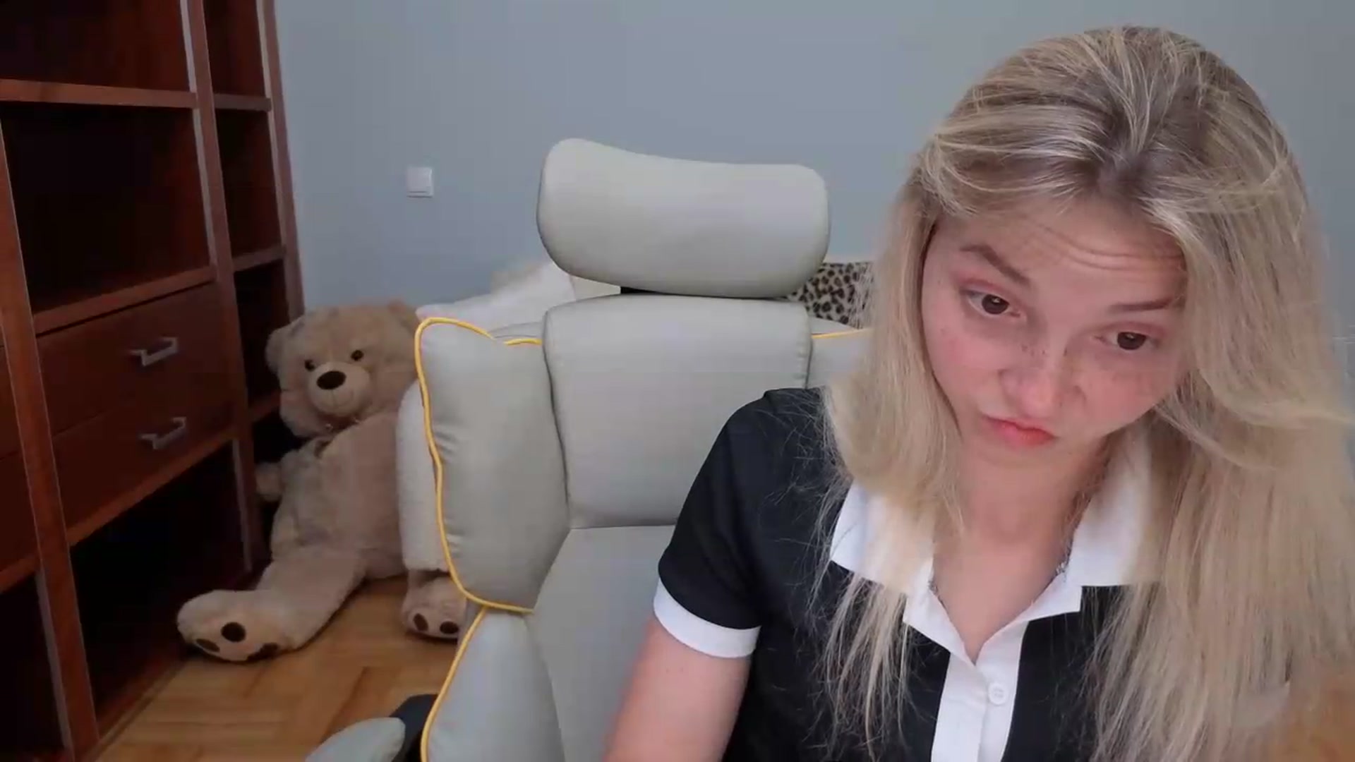Gallery image thumbnail from Daisyy's myfreecams stream on, 05/29/2026, 13:45 image 2 of 20