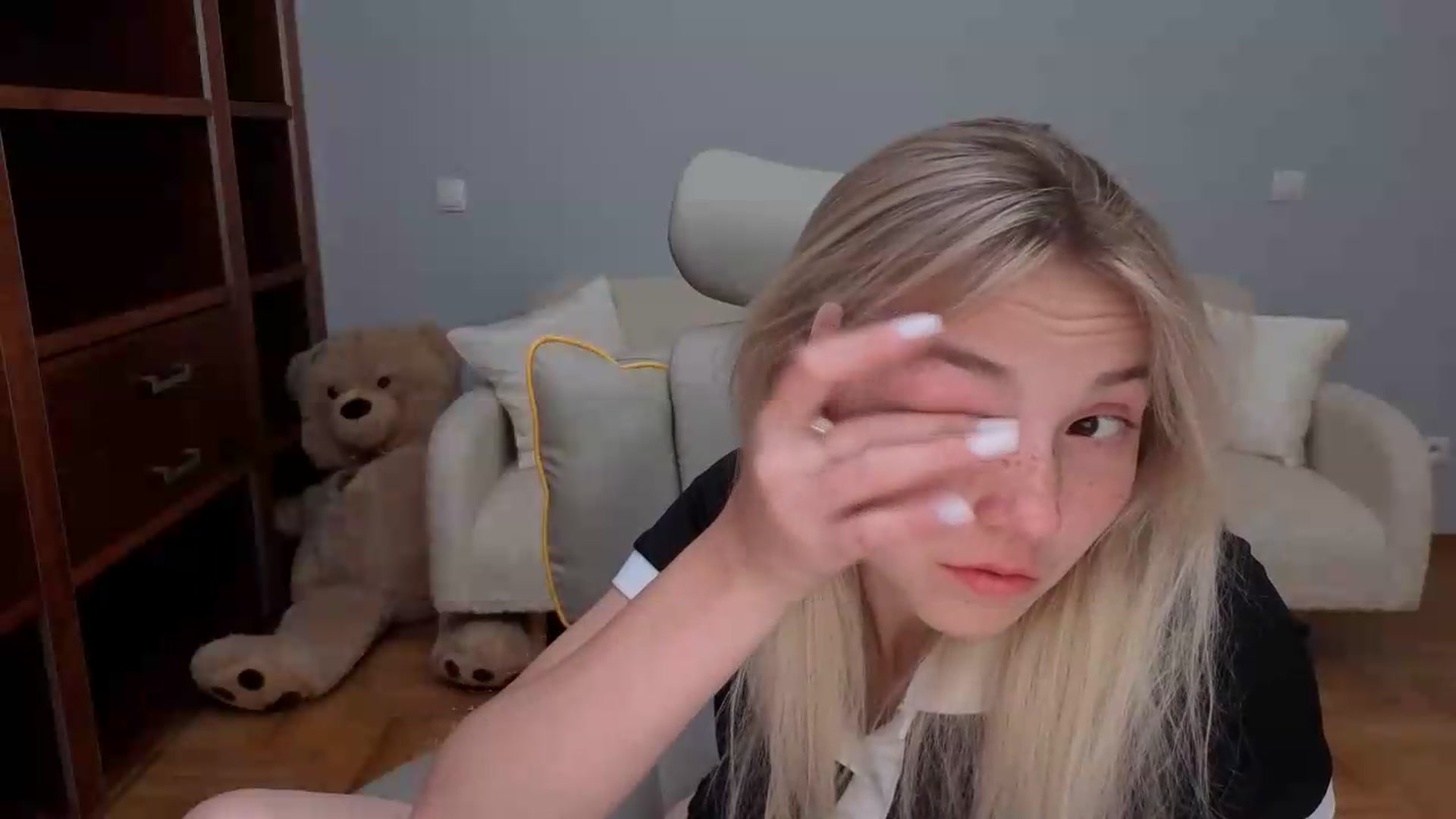 Gallery image thumbnail from Daisyy's myfreecams stream on, 05/29/2026, 13:45 image 12 of 20