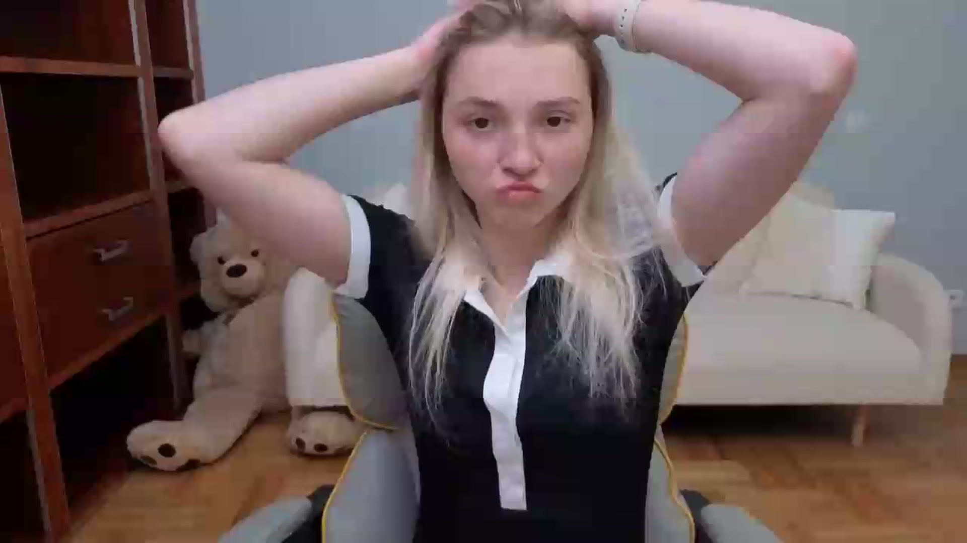 Gallery image thumbnail from Daisyy's myfreecams stream on, 05/29/2026, 13:45 image 1 of 20