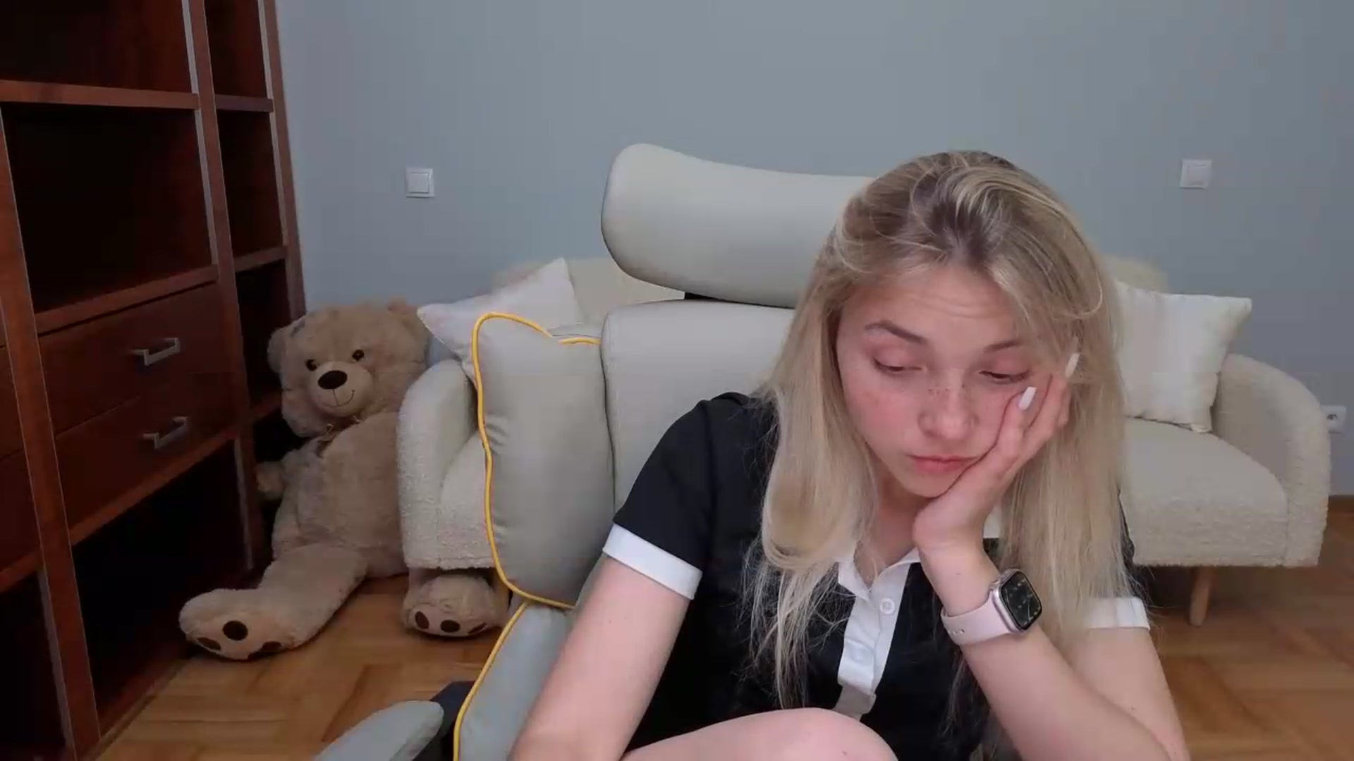 Gallery image thumbnail from Daisyy's myfreecams stream on, 05/29/2026, 13:45 image 10 of 20
