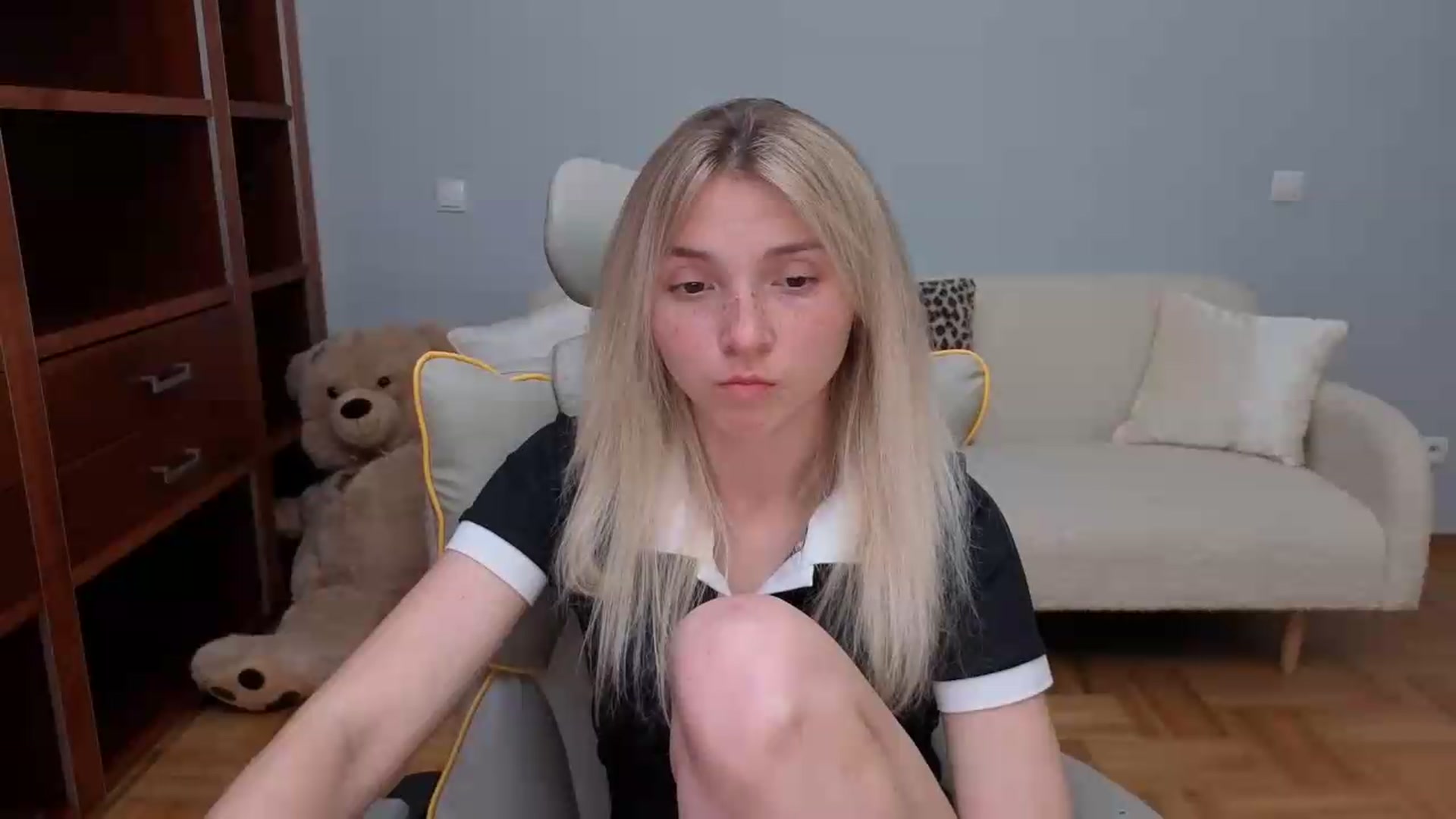Gallery image thumbnail from Daisyy's myfreecams stream on, 05/29/2026, 13:45 image 16 of 20