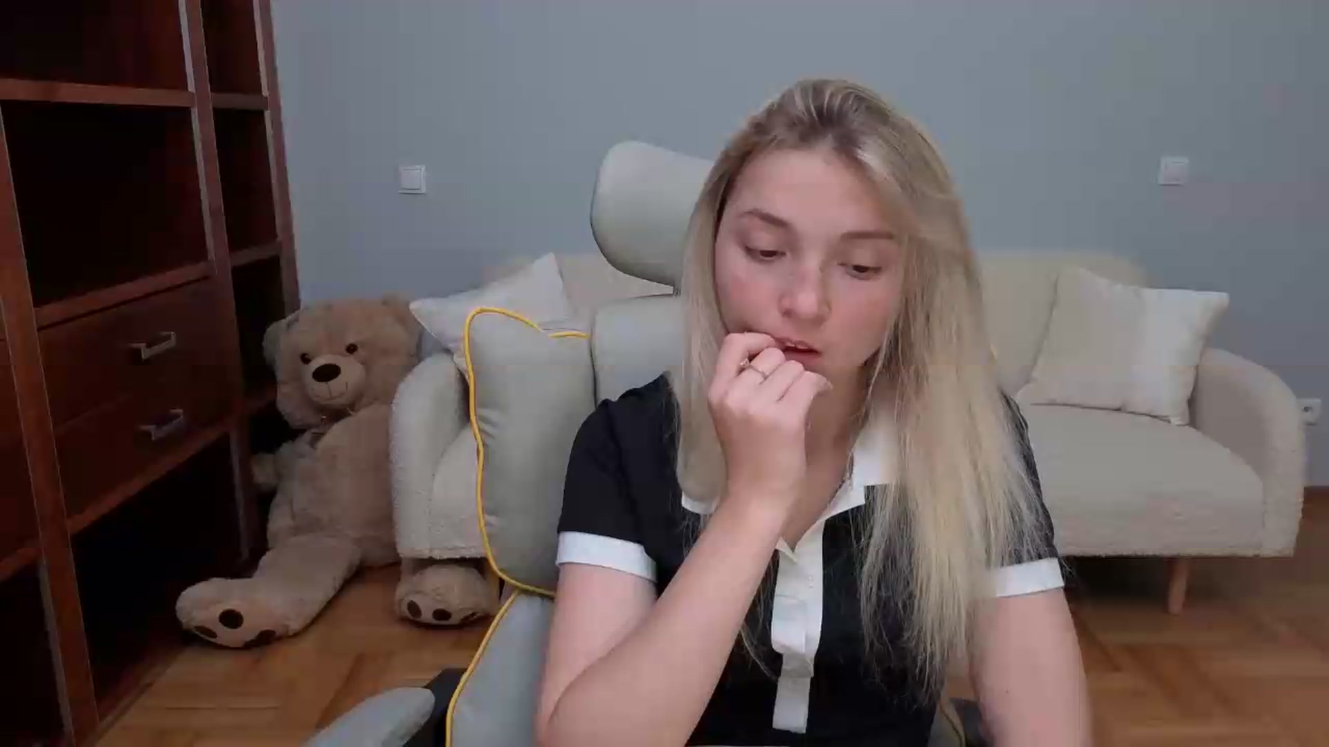 Gallery image thumbnail from Daisyy's myfreecams stream on, 05/29/2026, 13:45 image 6 of 20
