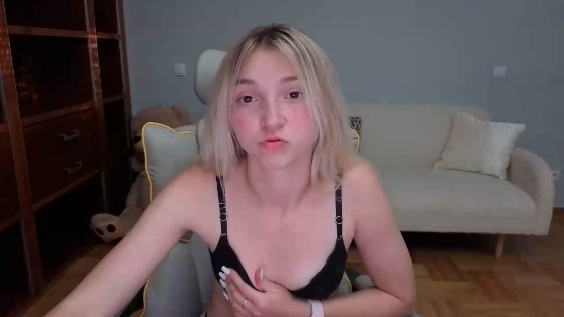 Gallery image thumbnail from Daisyy's myfreecams stream on, 05/29/2026, 17:58 image 3 of 20