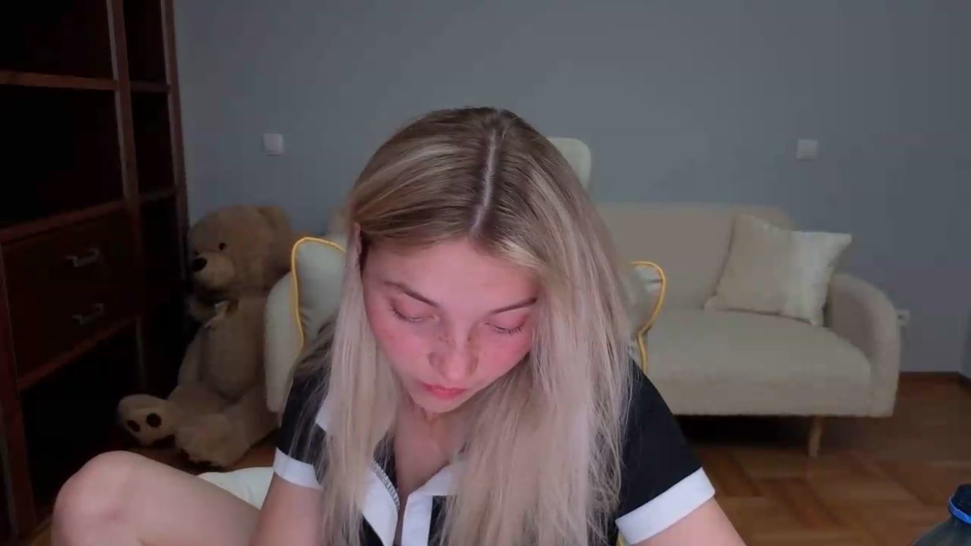Gallery image thumbnail from Daisyy's myfreecams stream on, 05/29/2026, 21:05 image 4 of 20