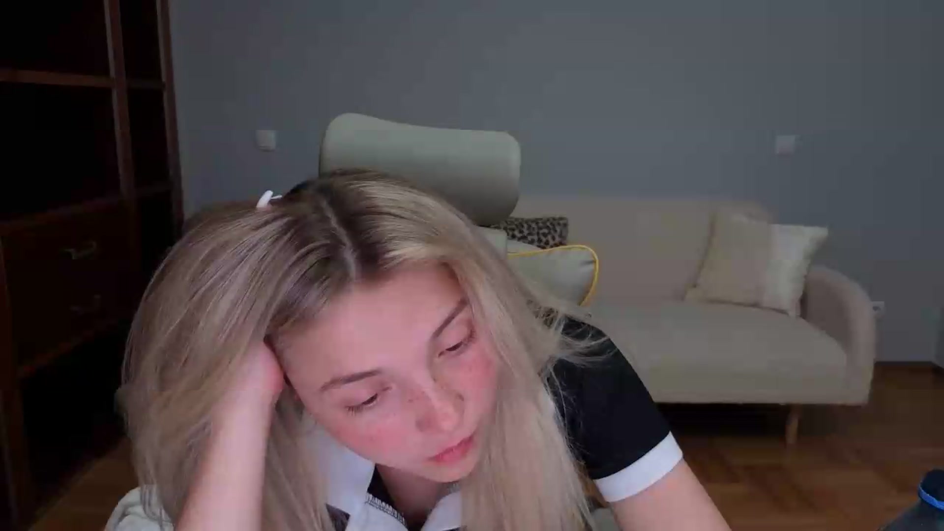 Gallery image thumbnail from Daisyy's myfreecams stream on, 05/29/2026, 21:05 image 2 of 20
