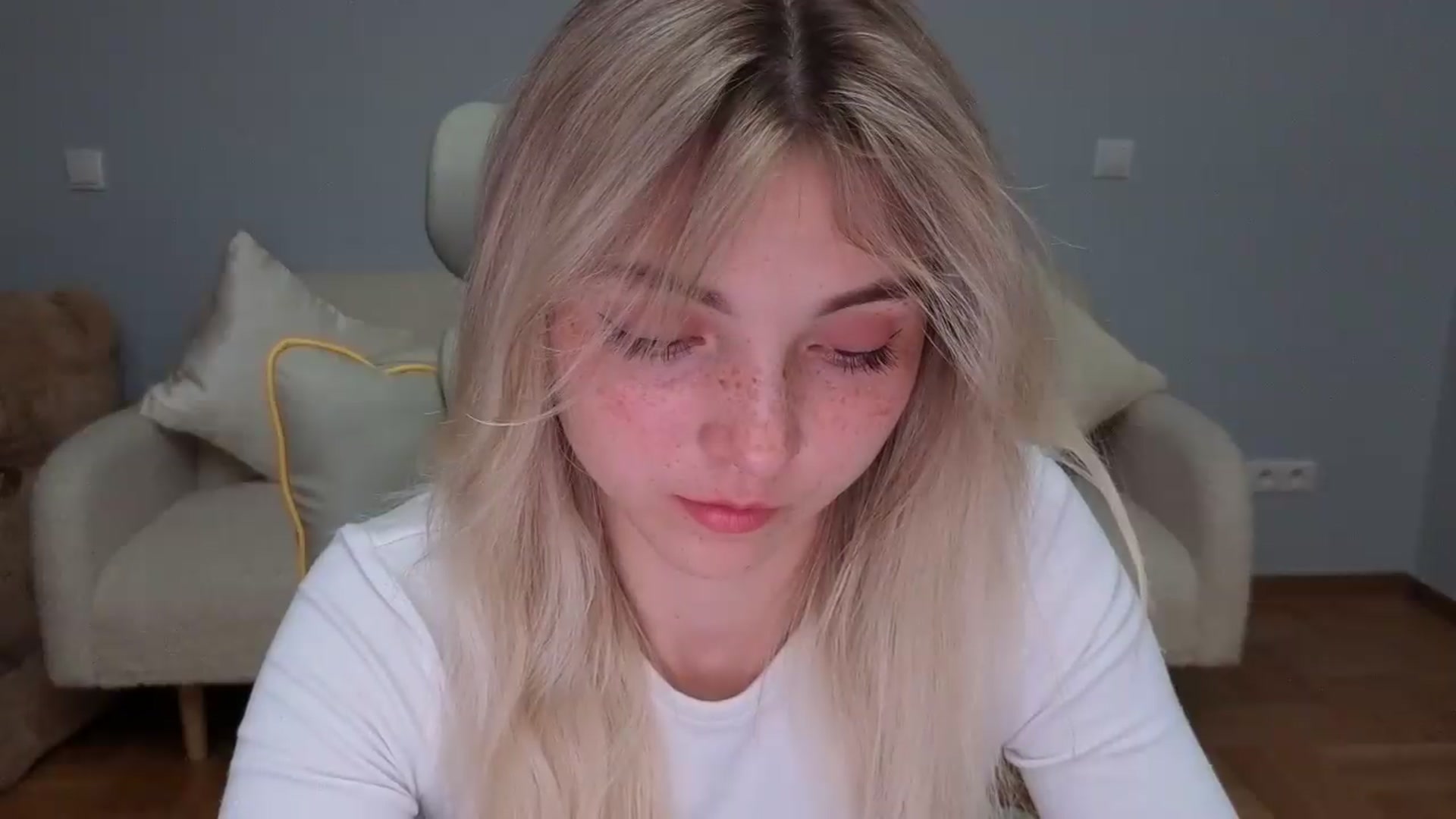 Gallery image thumbnail from Daisyy's myfreecams stream on, 05/30/2026, 13:34 image 19 of 20