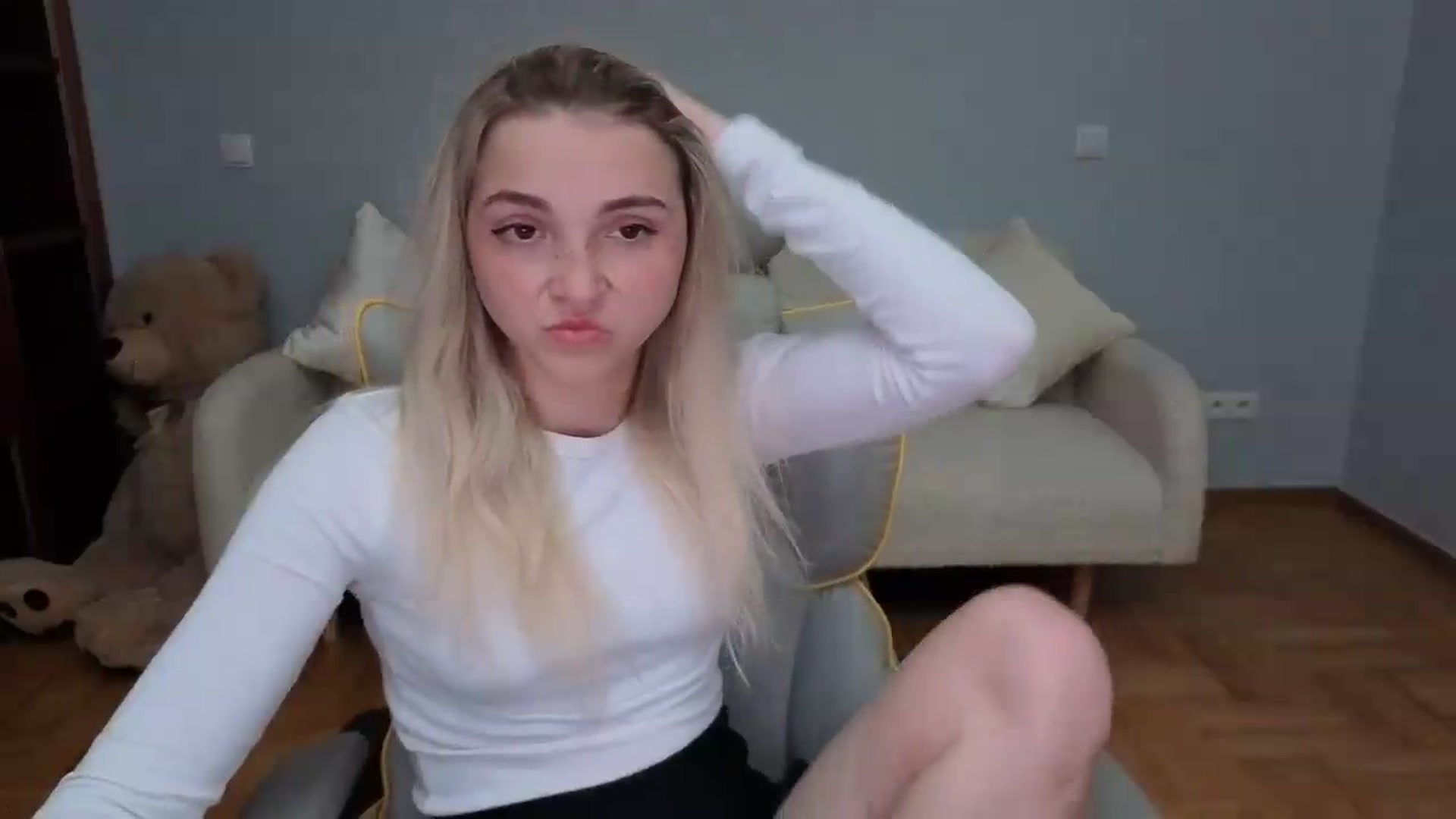 Gallery image thumbnail from Daisyy's myfreecams stream on, 05/30/2026, 13:34 image 16 of 20