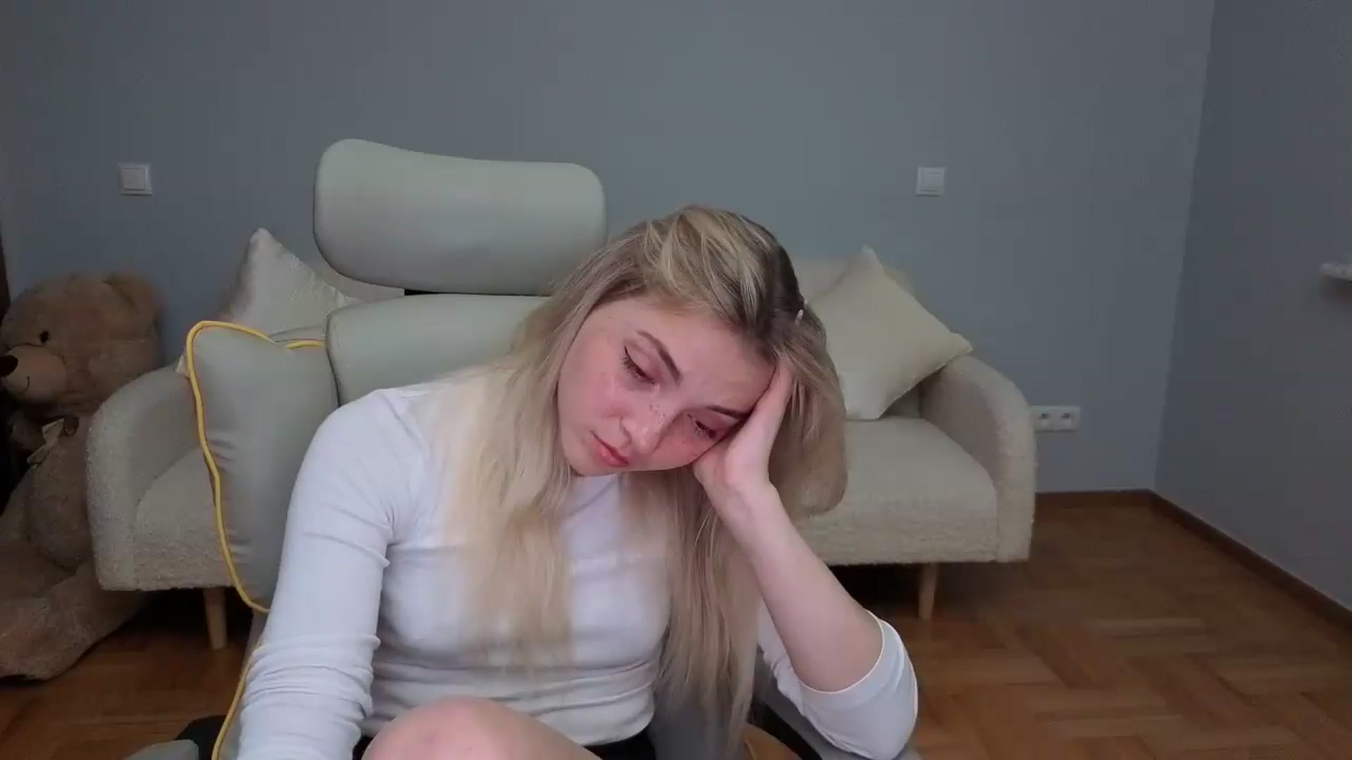 Gallery image thumbnail from Daisyy's myfreecams stream on, 05/30/2026, 13:34 image 12 of 20