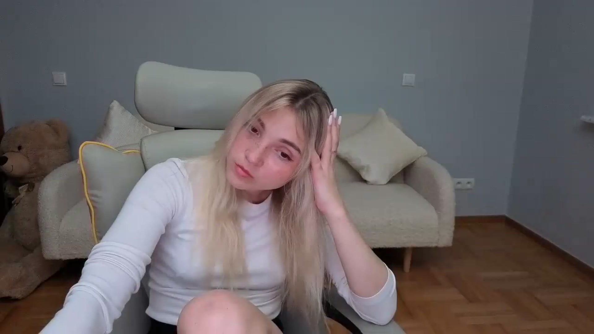 Gallery image thumbnail from Daisyy's myfreecams stream on, 05/30/2026, 13:34 image 11 of 20
