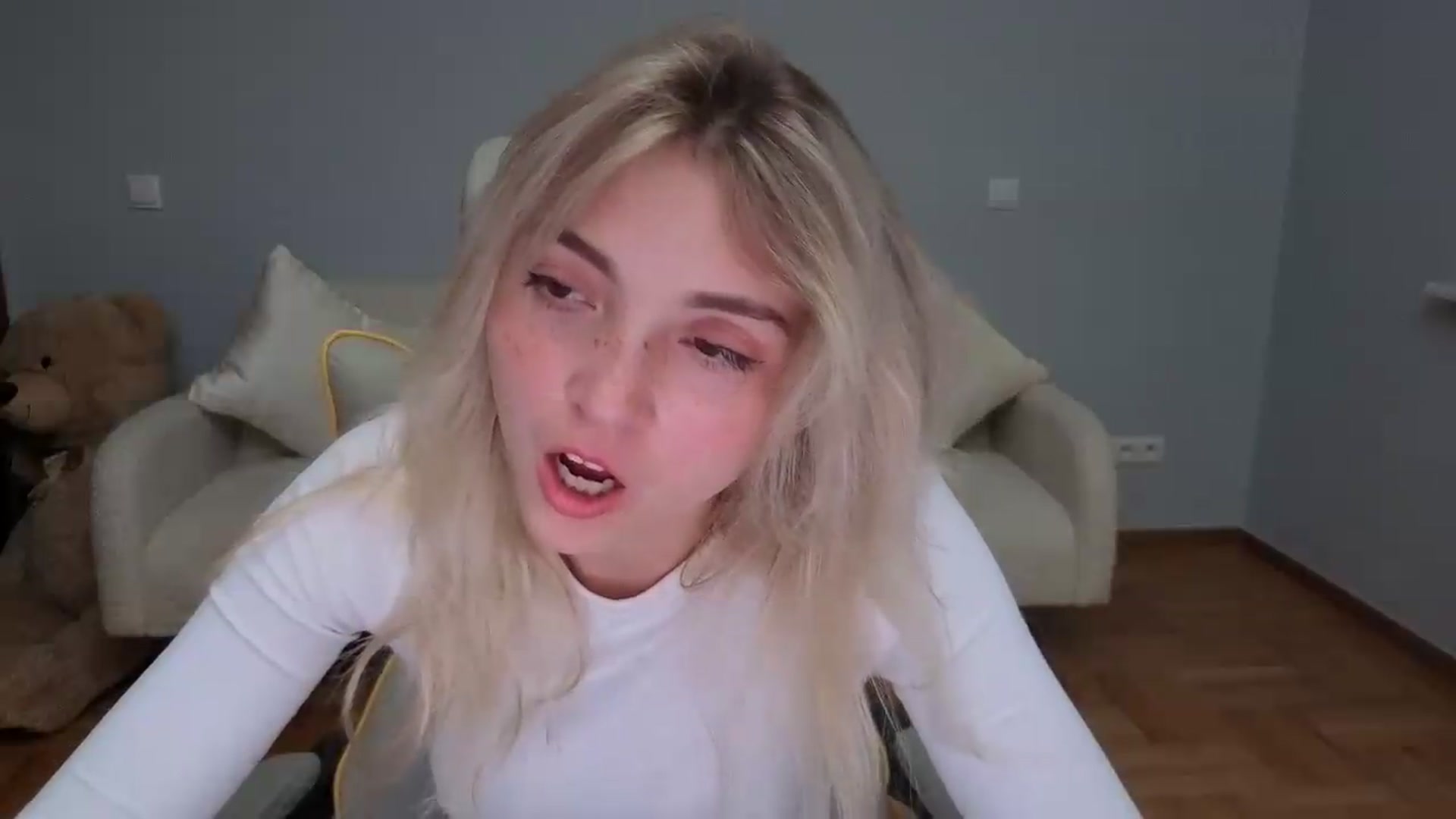 Gallery image thumbnail from Daisyy's myfreecams stream on, 05/30/2026, 13:34 image 3 of 20