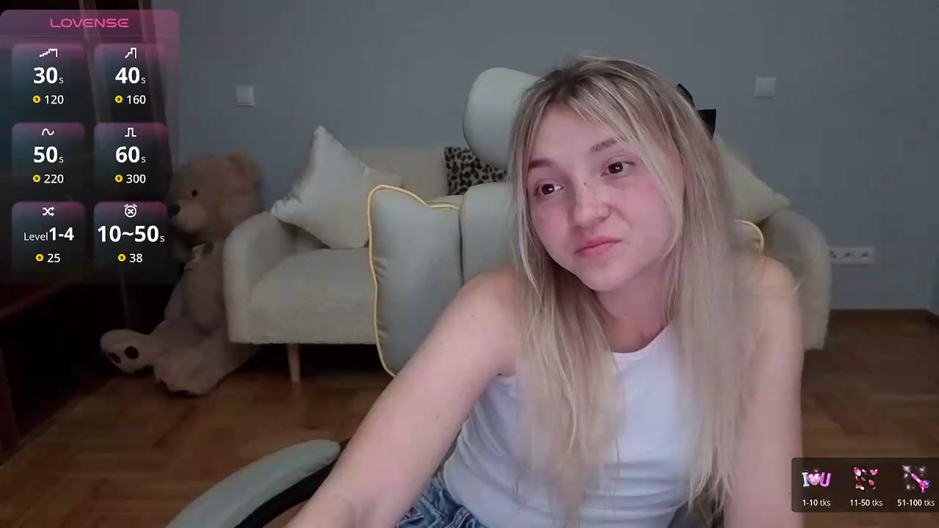 Gallery image thumbnail from Daisyy's myfreecams stream on, 05/31/2026, 18:36 image 17 of 20