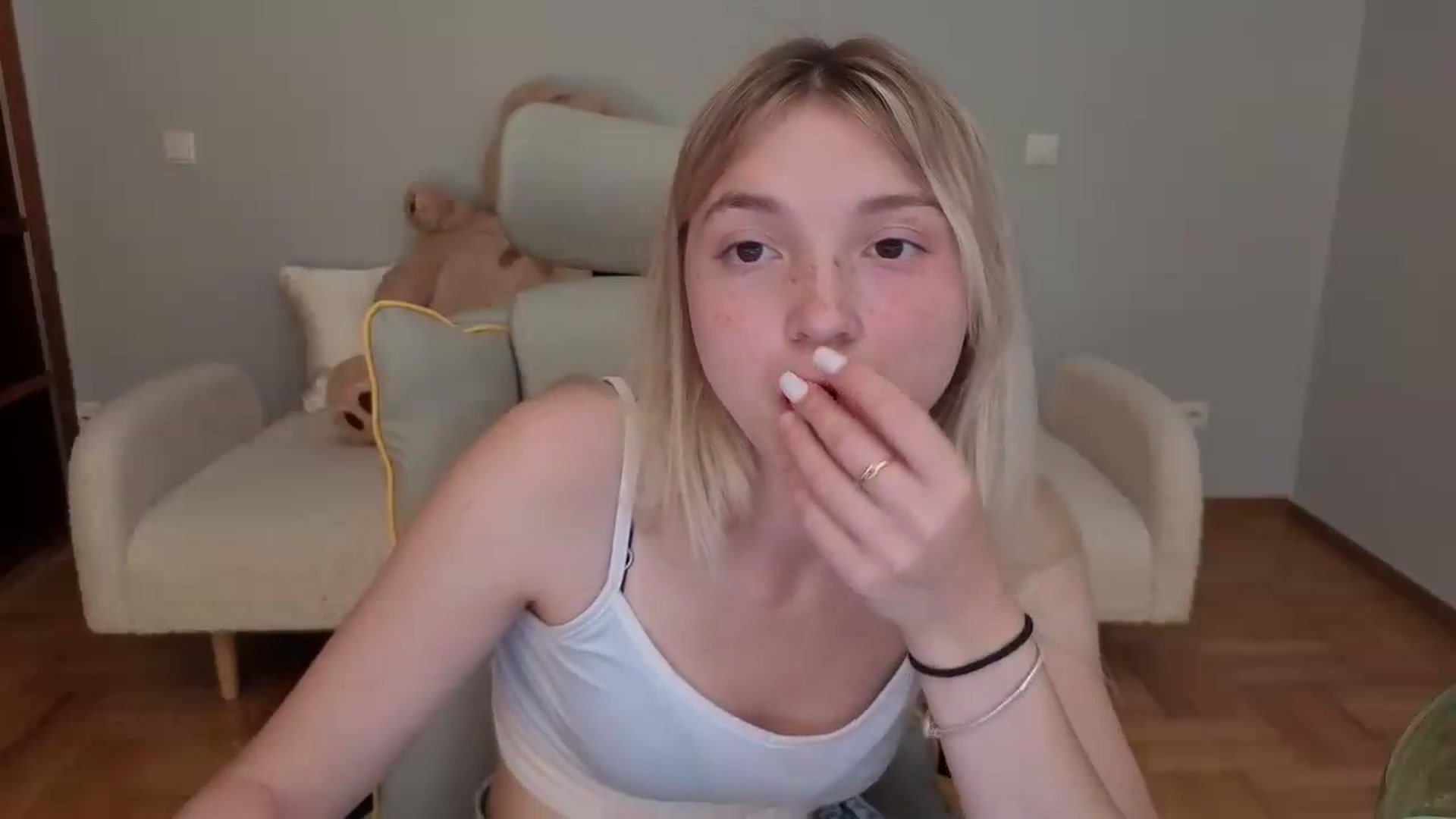 Gallery image thumbnail from Daisyy's myfreecams stream on, 06/02/2026, 16:23 image 7 of 20