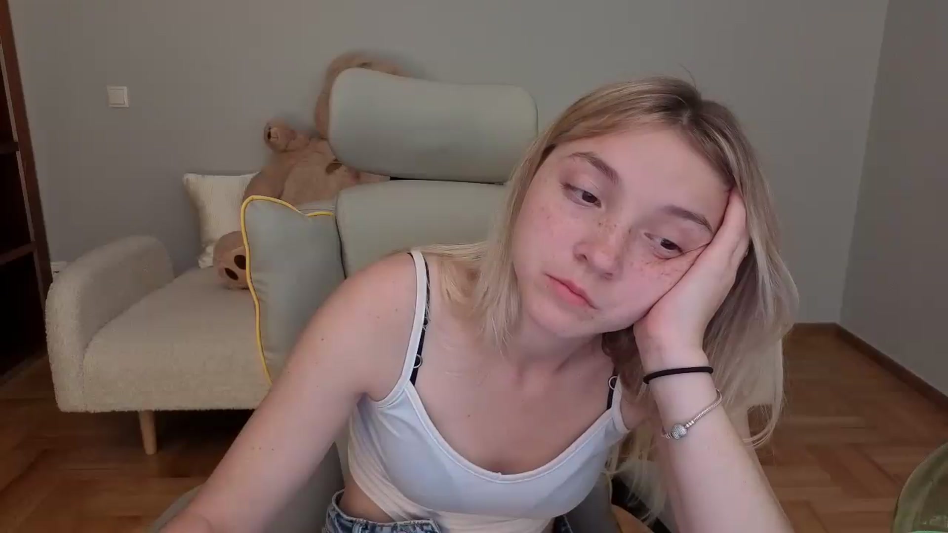 Gallery image thumbnail from Daisyy's myfreecams stream on, 06/02/2026, 16:23 image 4 of 20