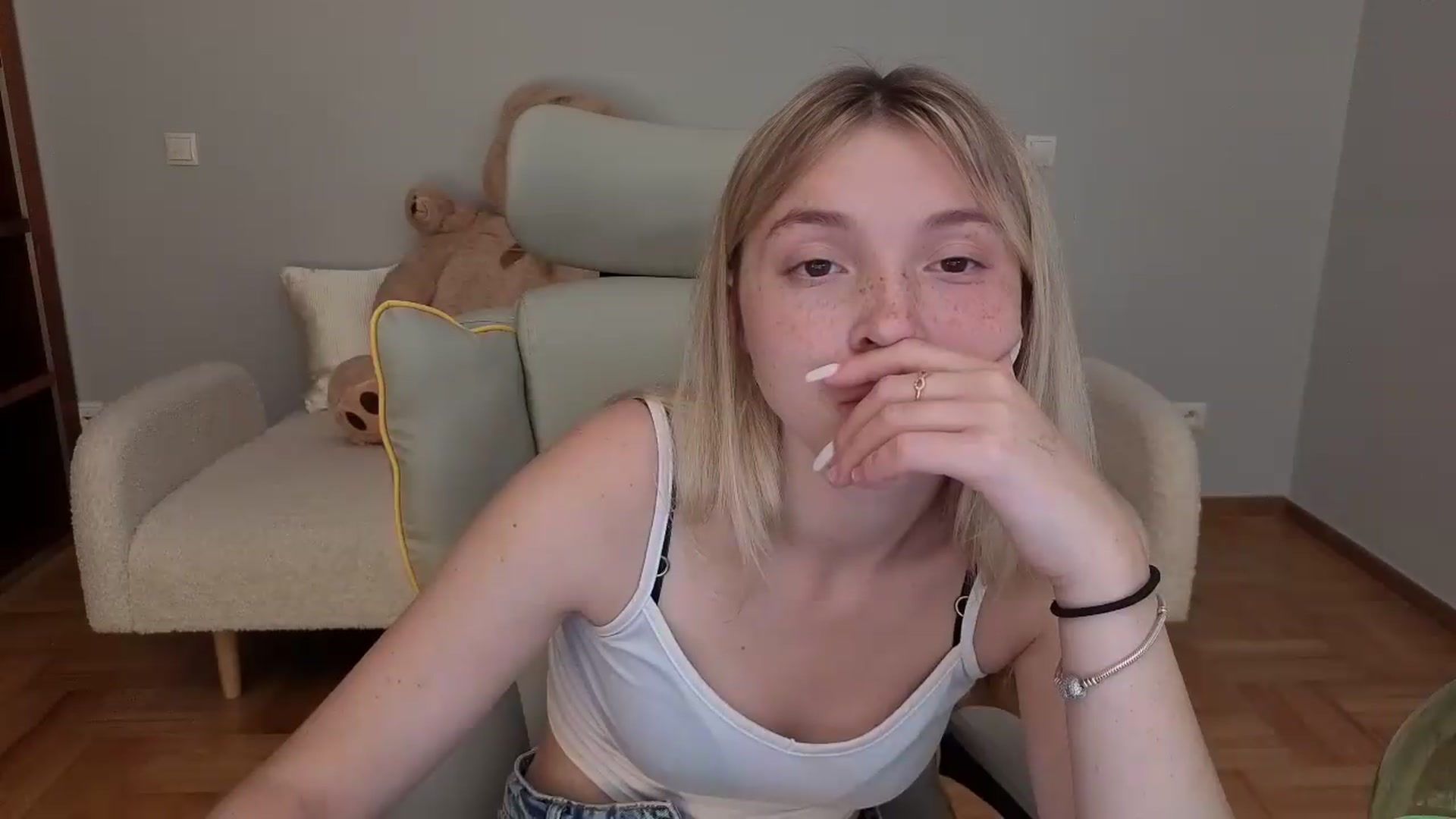 Gallery image thumbnail from Daisyy's myfreecams stream on, 06/02/2026, 16:23 image 3 of 20