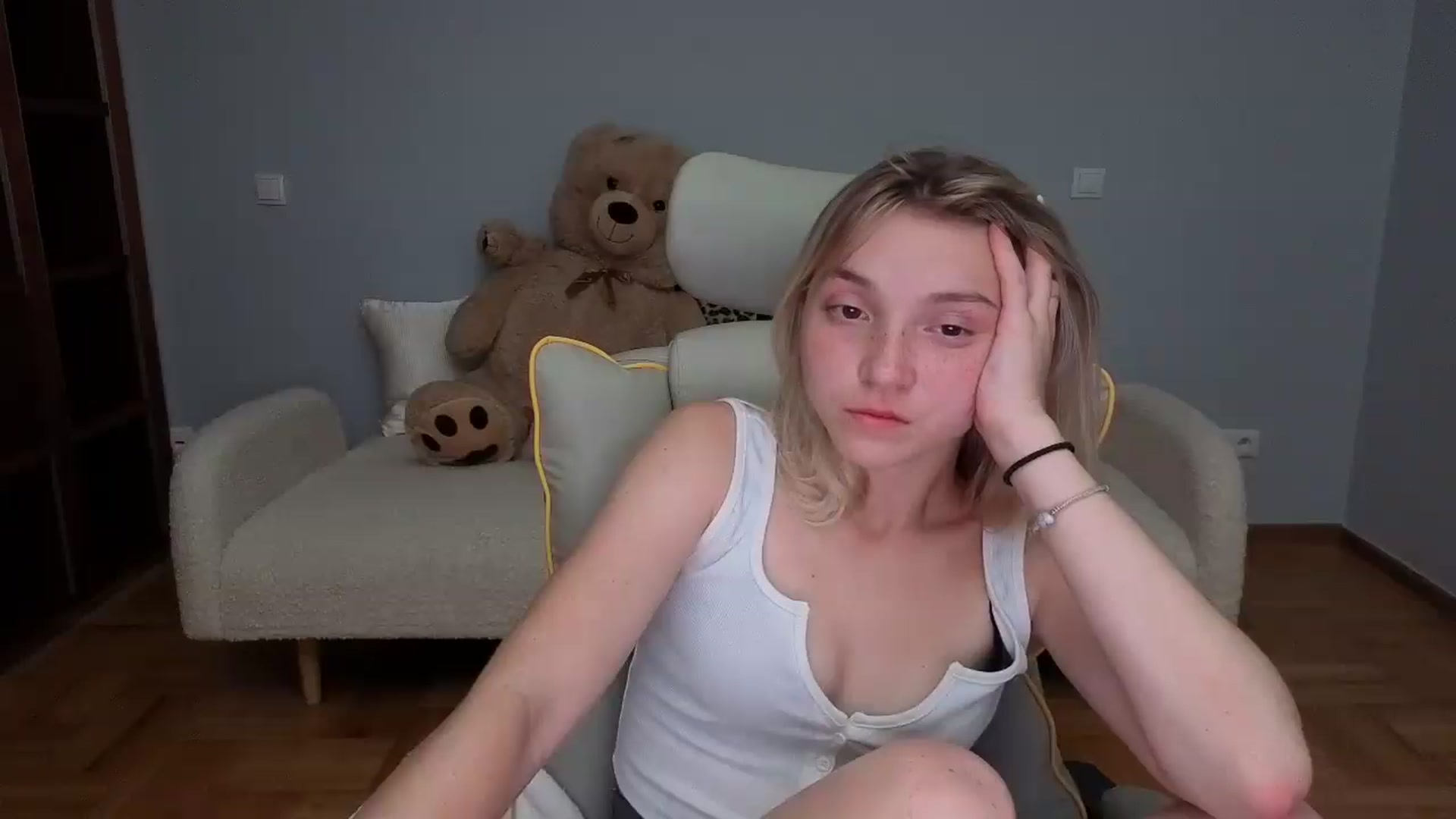 Gallery image thumbnail from Daisyy's myfreecams stream on, 06/02/2026, 22:20 image 6 of 20