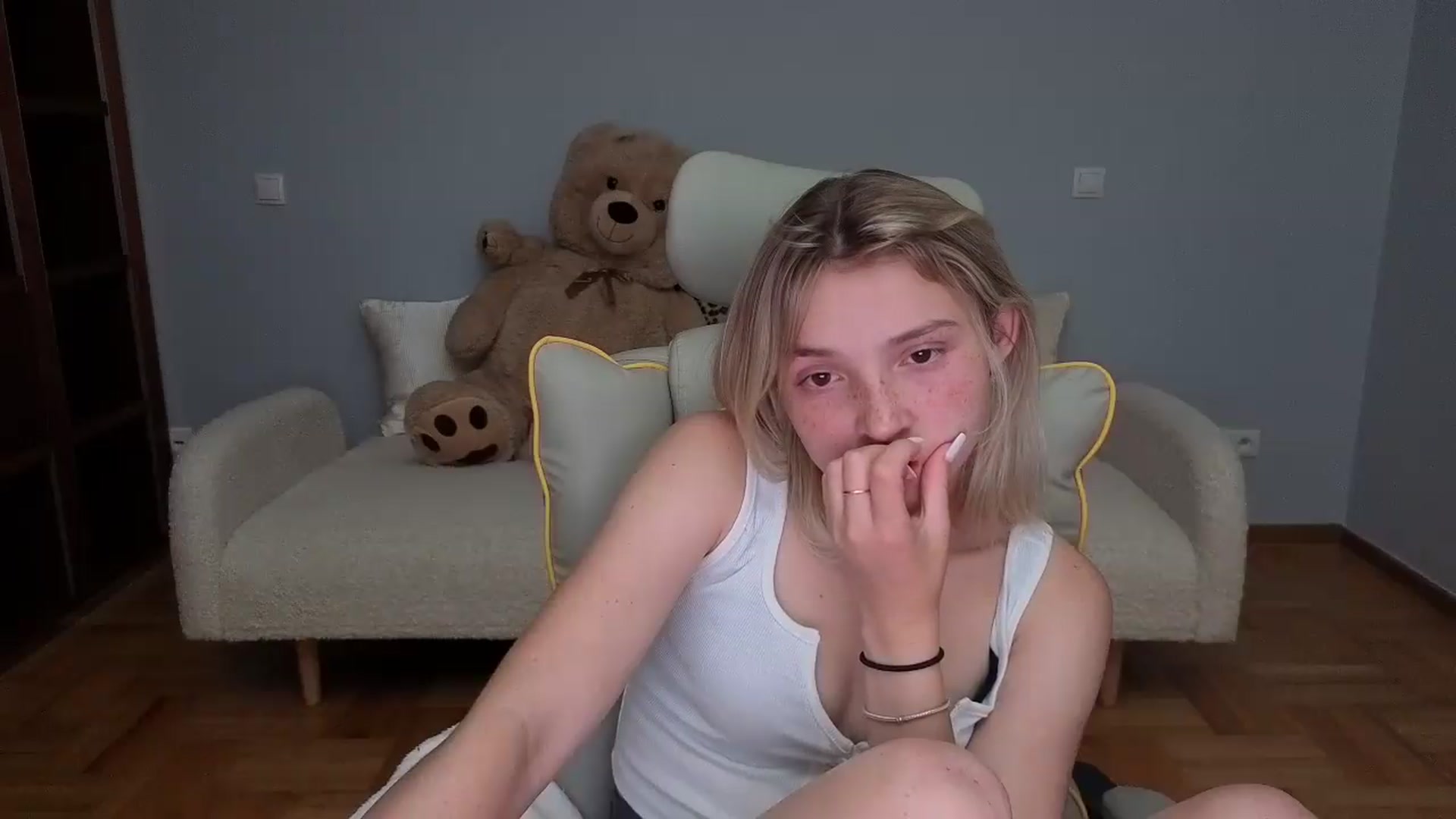 Gallery image thumbnail from Daisyy's myfreecams stream on, 06/02/2026, 22:20 image 8 of 20