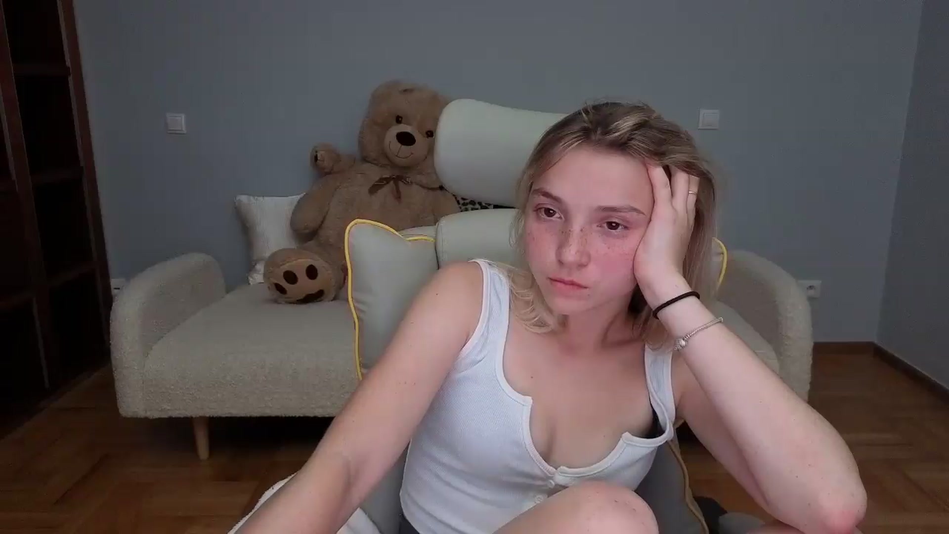 Gallery image thumbnail from Daisyy's myfreecams stream on, 06/02/2026, 22:20 image 5 of 20