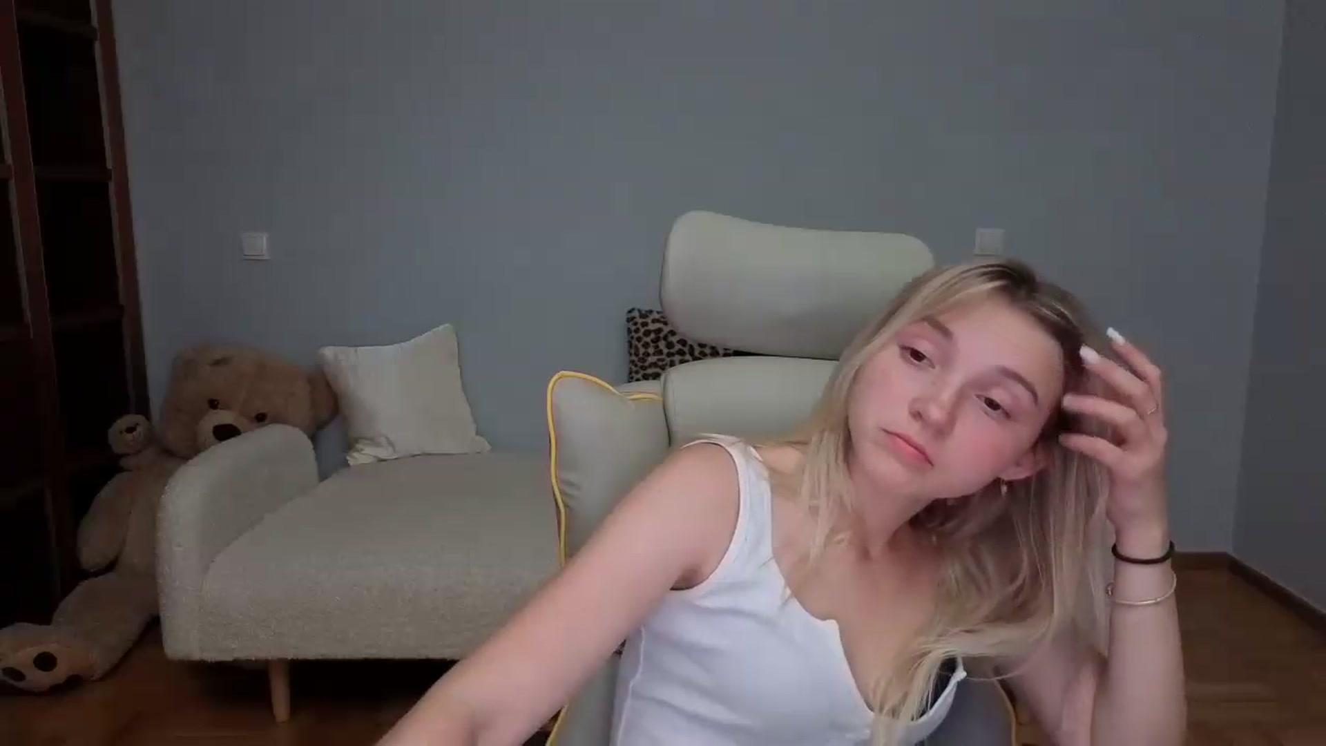 Gallery image thumbnail from Daisyy's myfreecams stream on, 06/02/2026, 22:20 image 18 of 20