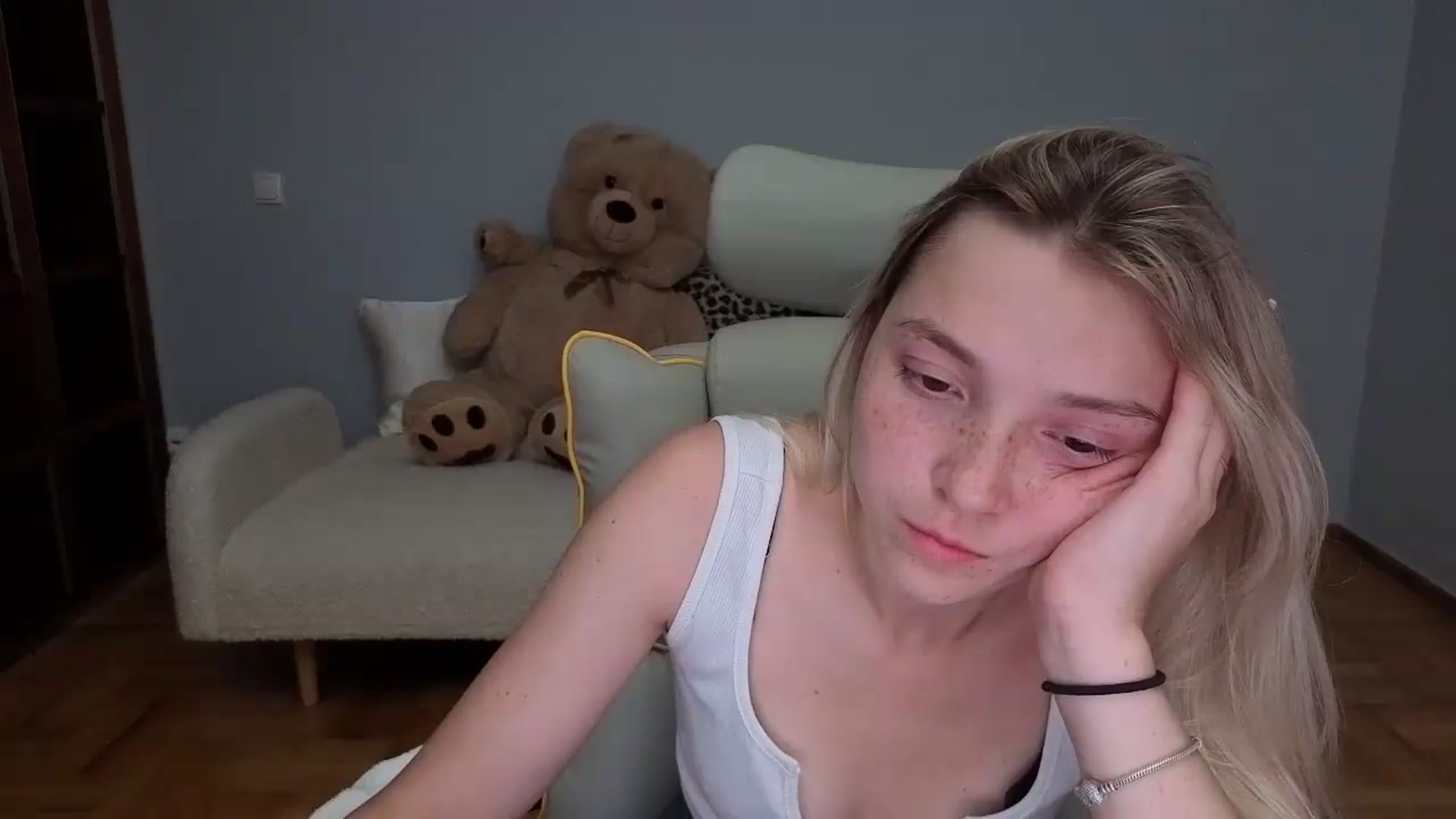 Gallery image thumbnail from Daisyy's myfreecams stream on, 06/02/2026, 22:20 image 15 of 20