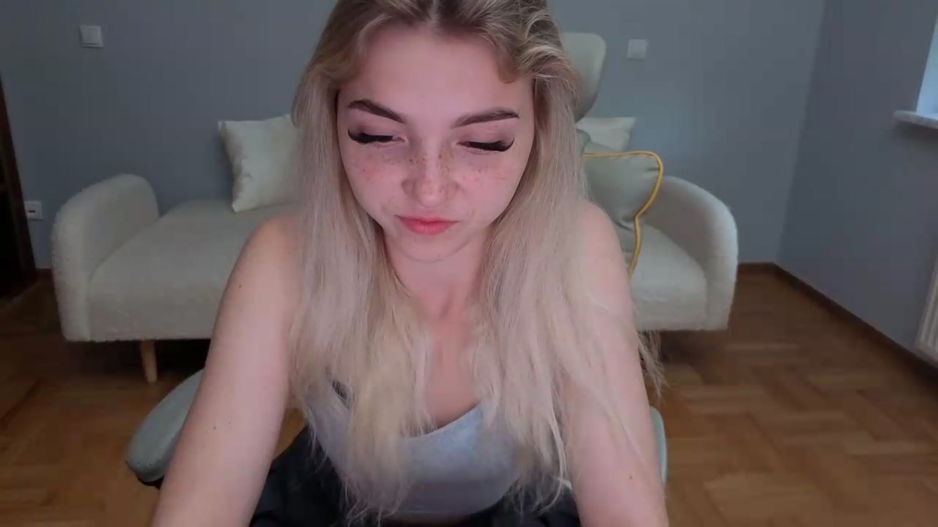 Gallery image thumbnail from Daisyy's myfreecams stream on, 06/03/2026, 17:04 image 2 of 20