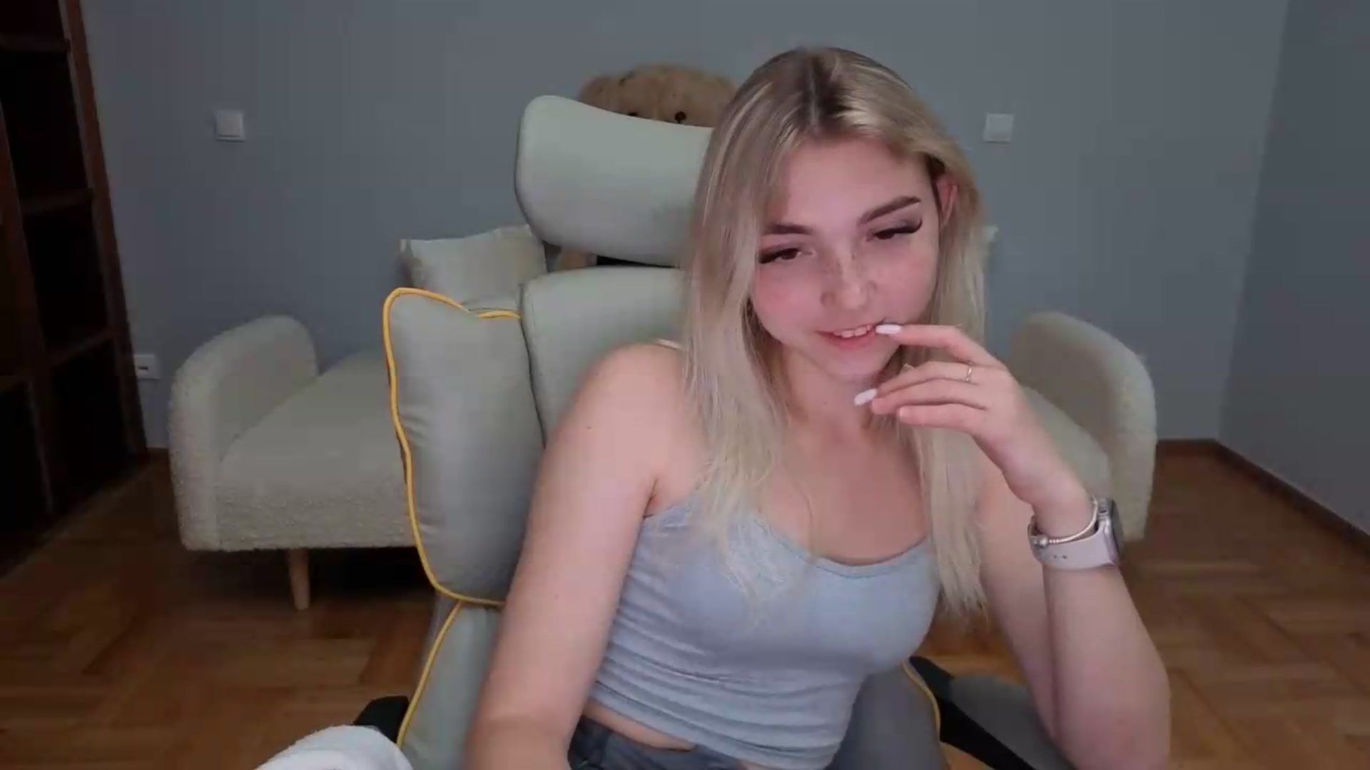 Gallery image thumbnail from Daisyy's myfreecams stream on, 06/03/2026, 18:18 image 18 of 20