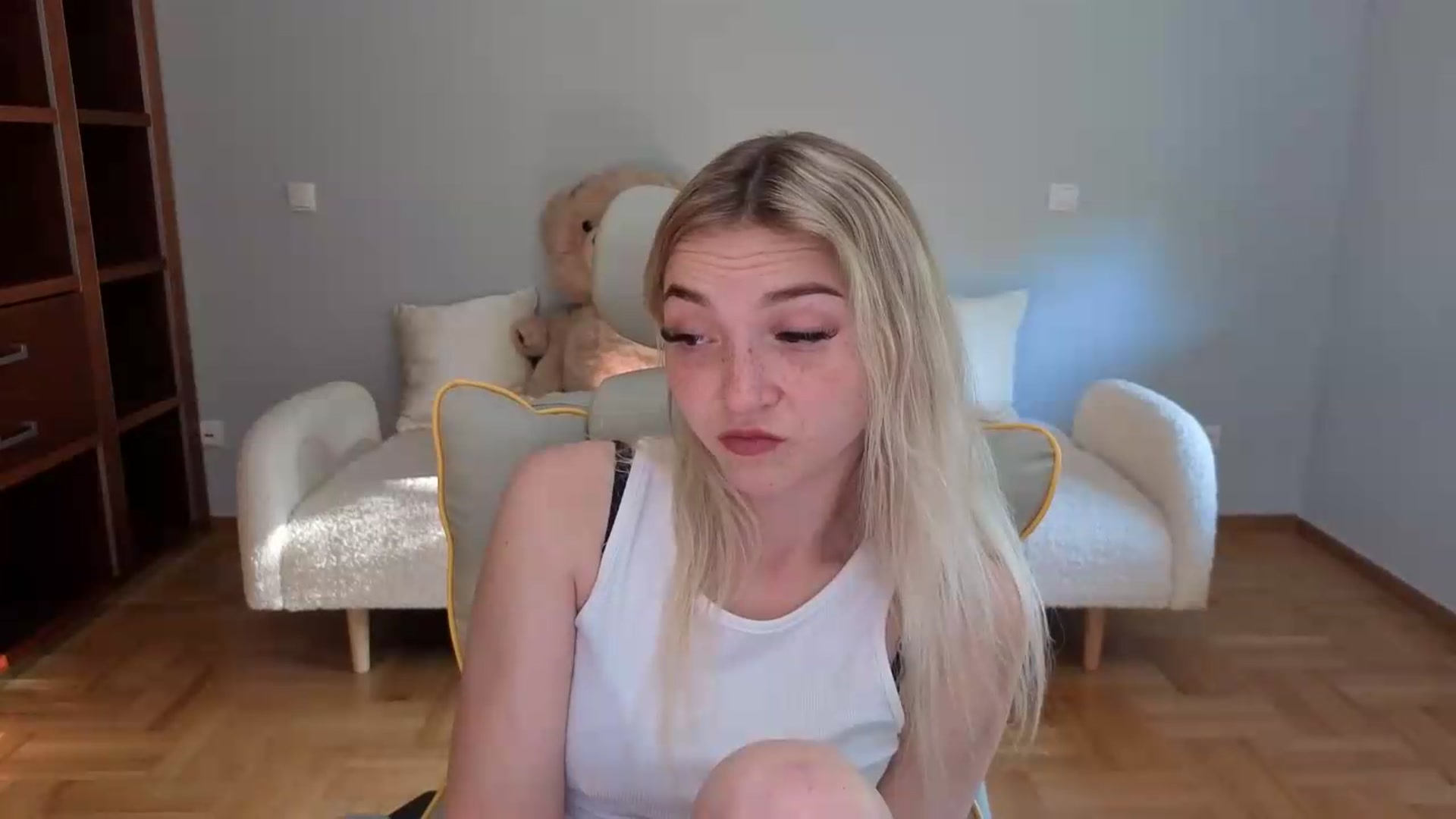Gallery image thumbnail from Daisyy's myfreecams stream on, 06/06/2026, 17:01 image 15 of 20