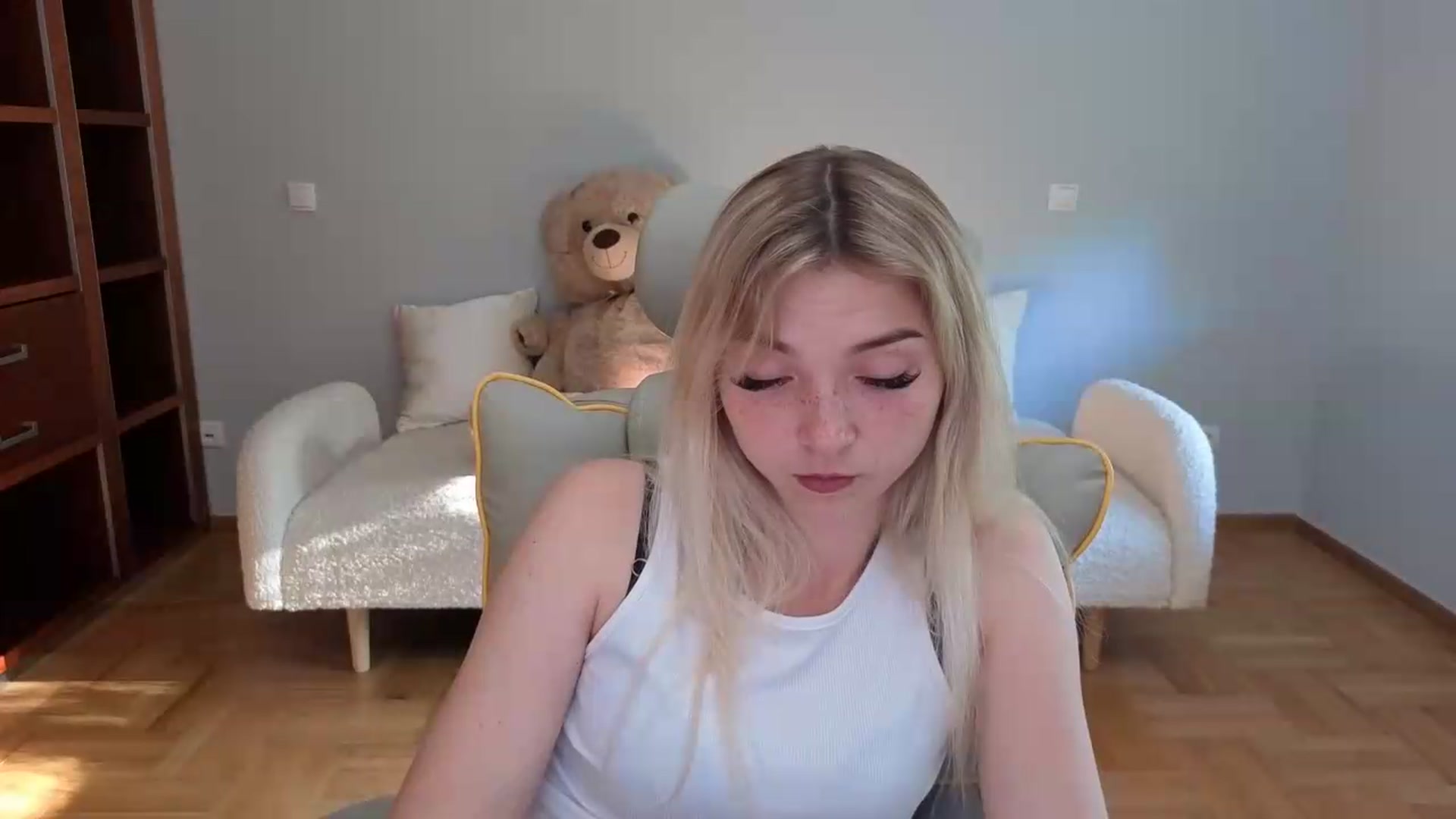 Gallery image thumbnail from Daisyy's myfreecams stream on, 06/06/2026, 17:01 image 13 of 20