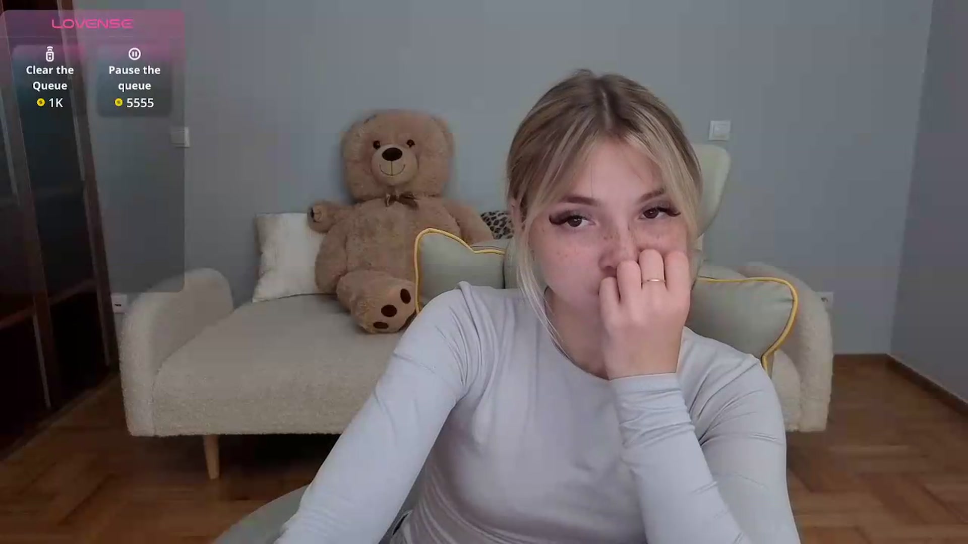 Gallery image thumbnail from Daisyy's myfreecams stream on, 06/08/2026, 15:02 image 3 of 20