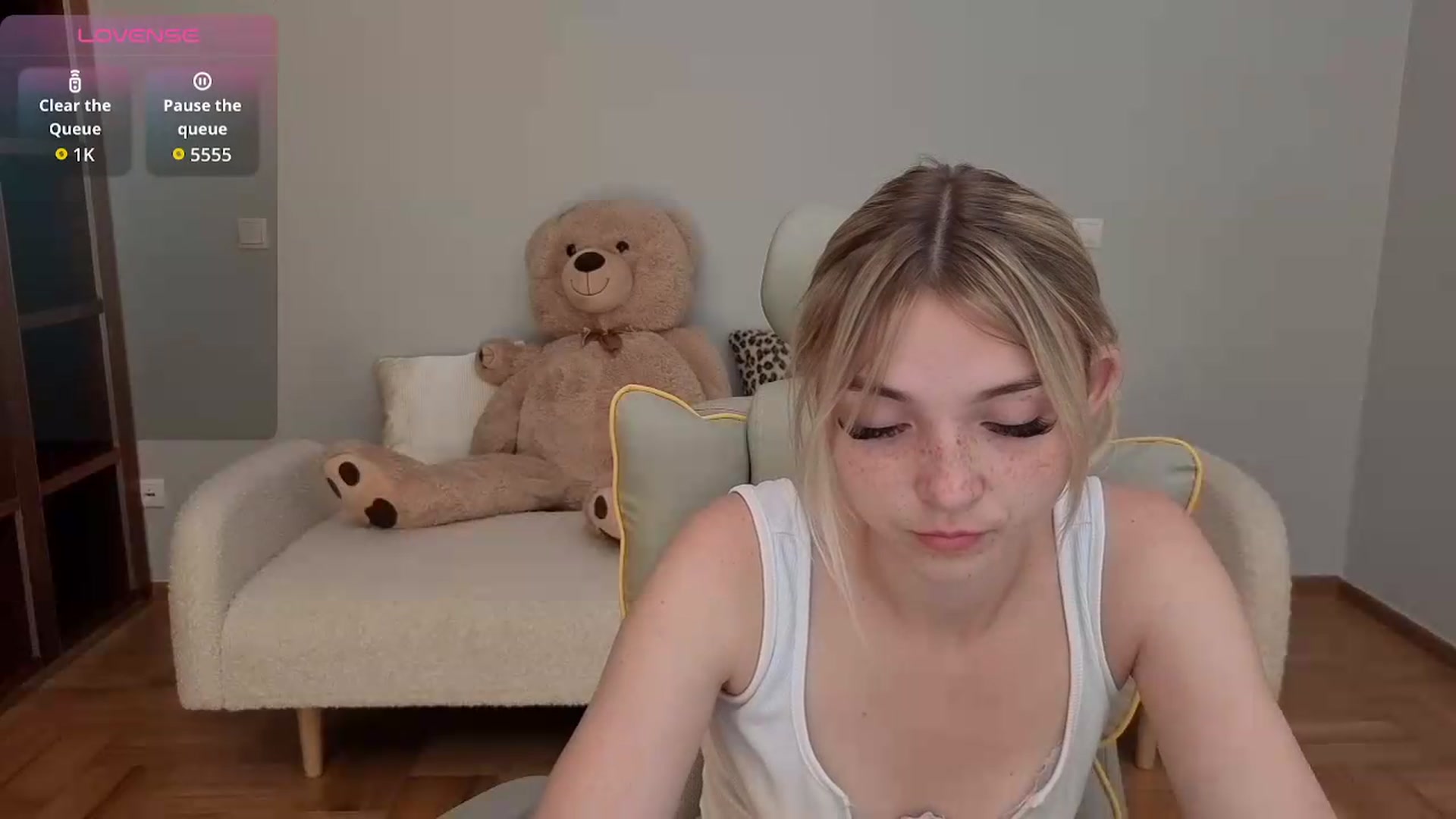 Gallery image thumbnail from Daisyy's myfreecams stream on, 06/08/2026, 16:10 image 13 of 20