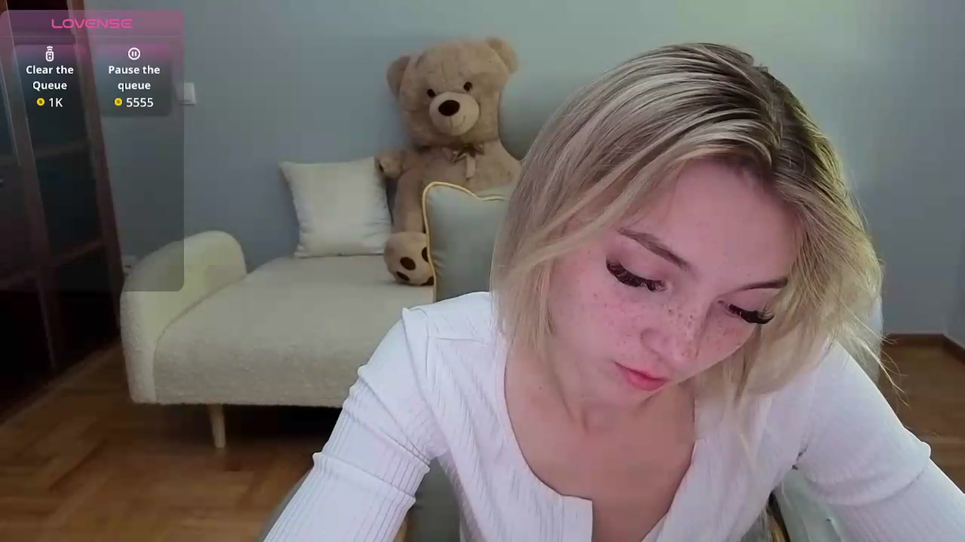 Gallery image thumbnail from Daisyy's myfreecams stream on, 06/13/2026, 11:33 image 15 of 20