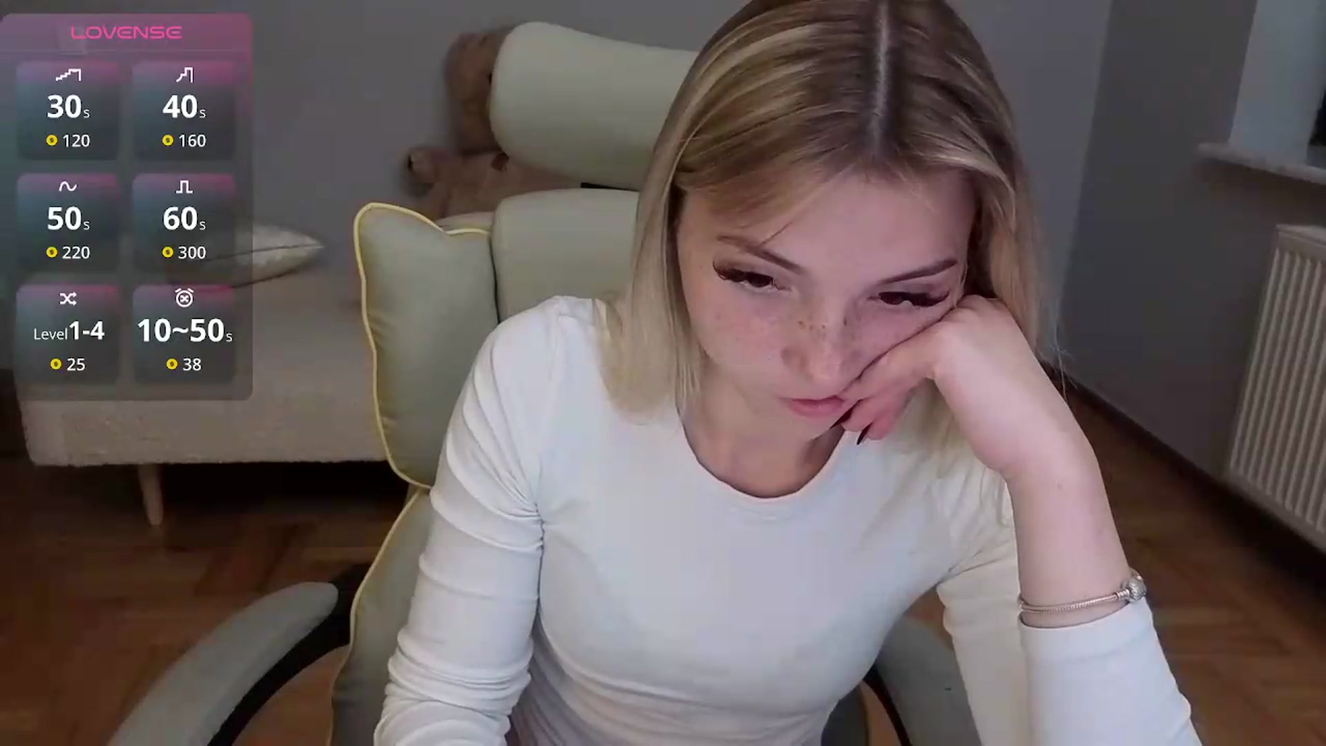 Gallery image thumbnail from Daisyy's myfreecams stream on, 06/15/2026, 17:14 image 4 of 20