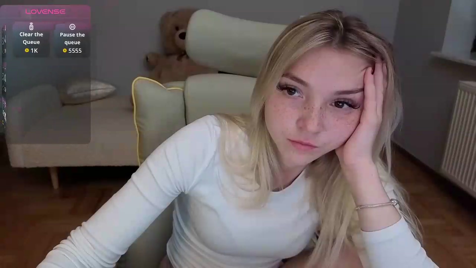 Gallery image thumbnail from Daisyy's myfreecams stream on, 06/15/2026, 17:34 image 11 of 20