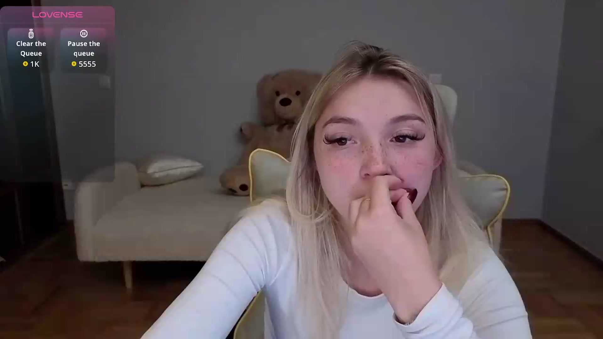 Gallery image thumbnail from Daisyy's myfreecams stream on, 06/15/2026, 21:18 image 5 of 20