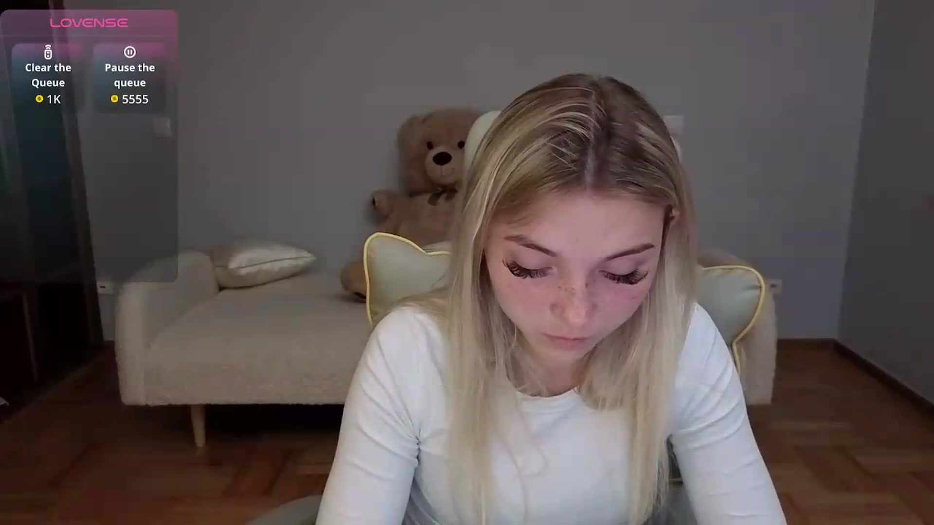 Gallery image thumbnail from Daisyy's myfreecams stream on, 06/15/2026, 21:18 image 10 of 20