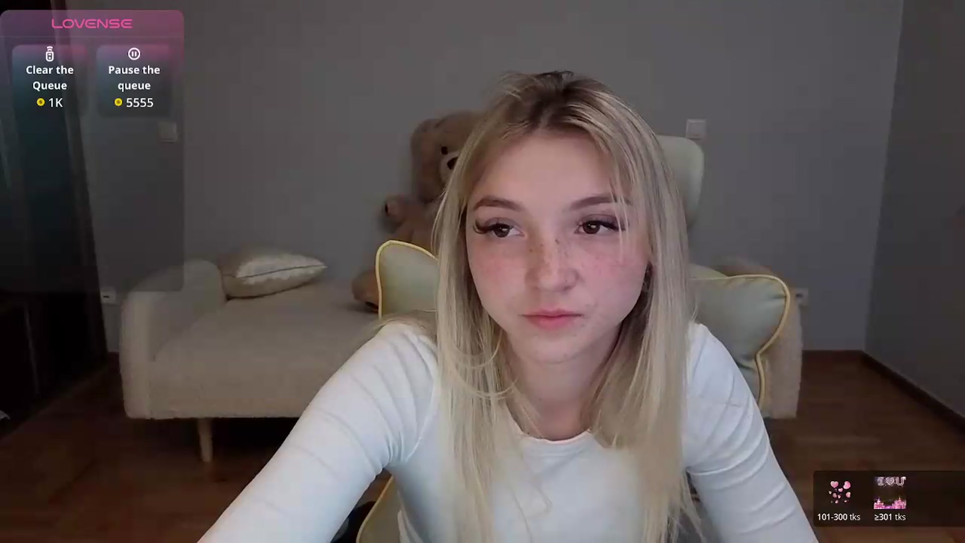 Gallery image thumbnail from Daisyy's myfreecams stream on, 06/15/2026, 21:18 image 9 of 20