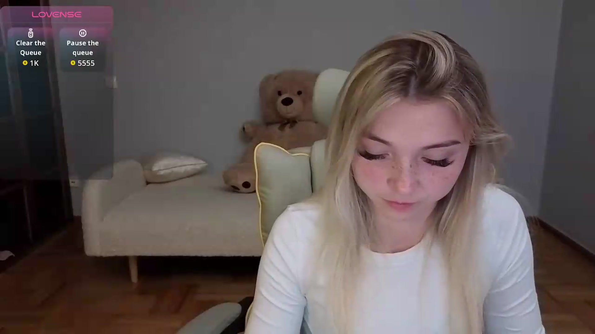Gallery image thumbnail from Daisyy's myfreecams stream on, 06/15/2026, 22:01 image 16 of 20