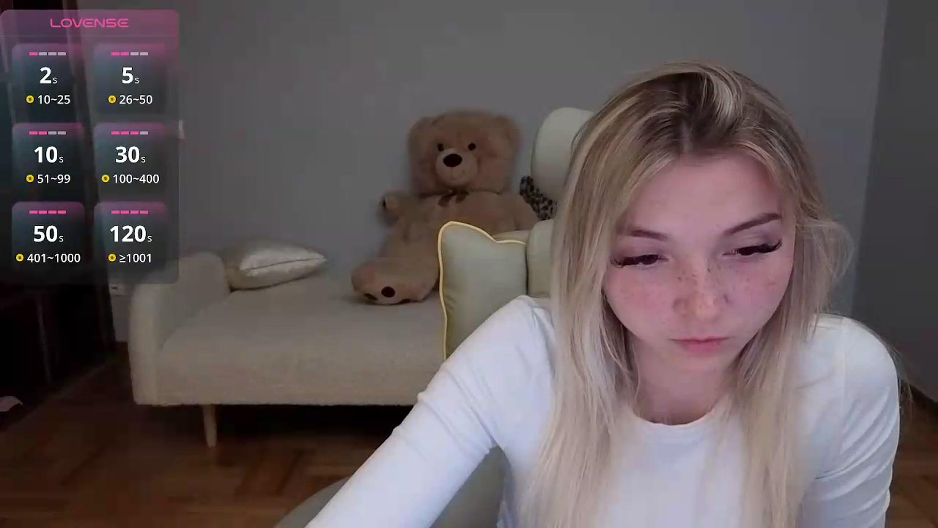 Gallery image thumbnail from Daisyy's myfreecams stream on, 06/15/2026, 22:01 image 17 of 20