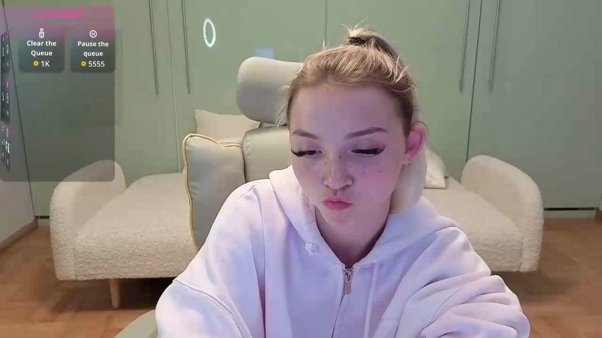 Gallery image thumbnail from Daisyy's myfreecams stream on, 06/18/2026, 22:07 image 18 of 20