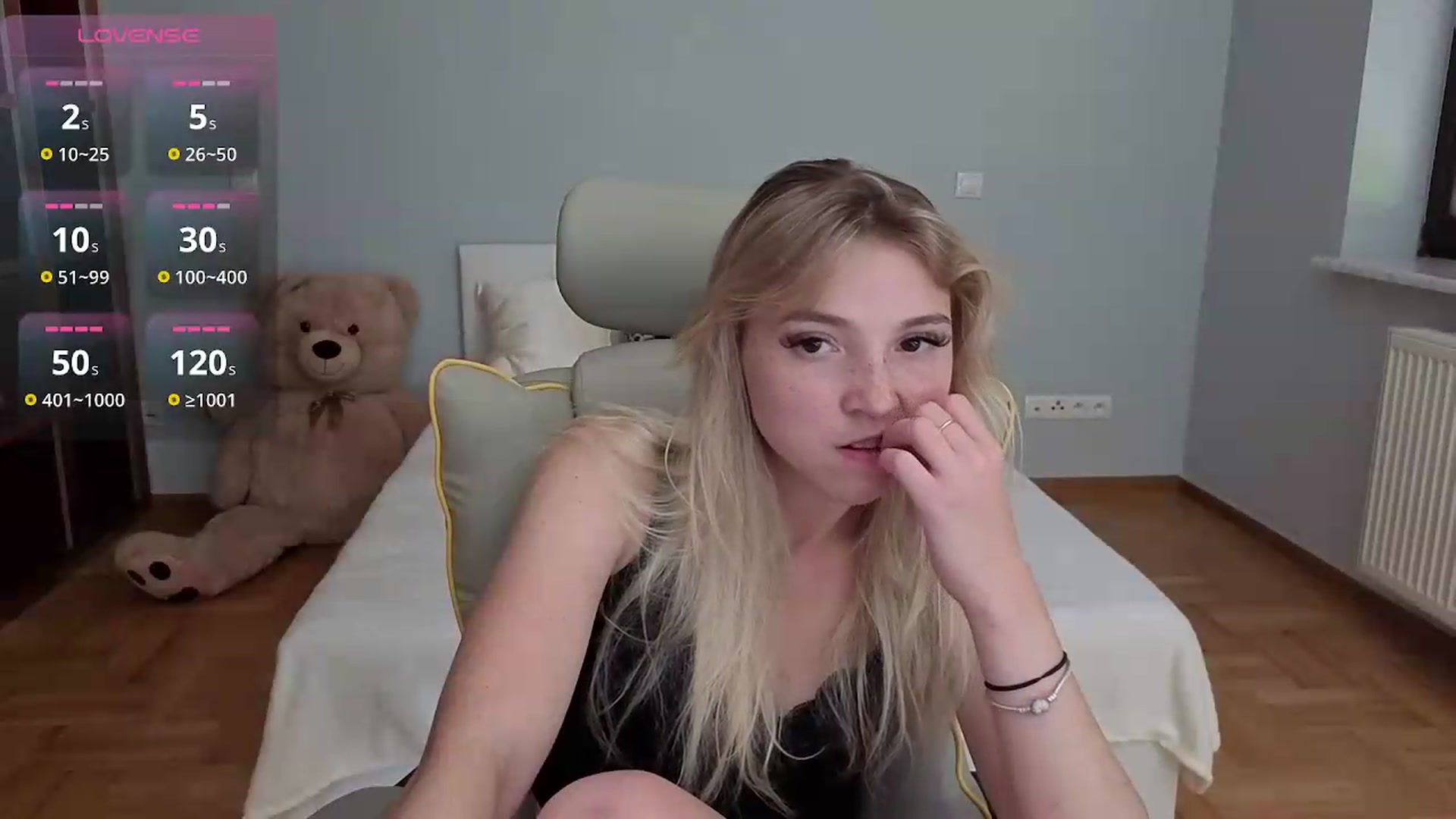 Gallery image thumbnail from Daisyy's myfreecams stream on, 06/19/2026, 15:01 image 9 of 20