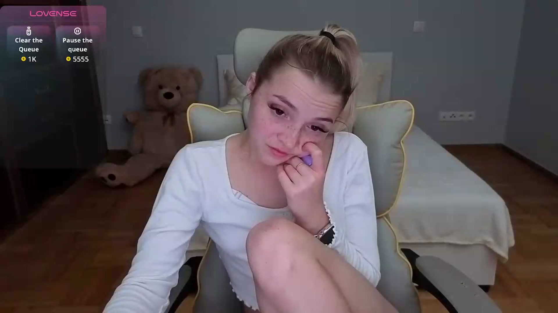 Gallery image thumbnail from Daisyy's myfreecams stream on, 06/19/2026, 21:59 image 9 of 20