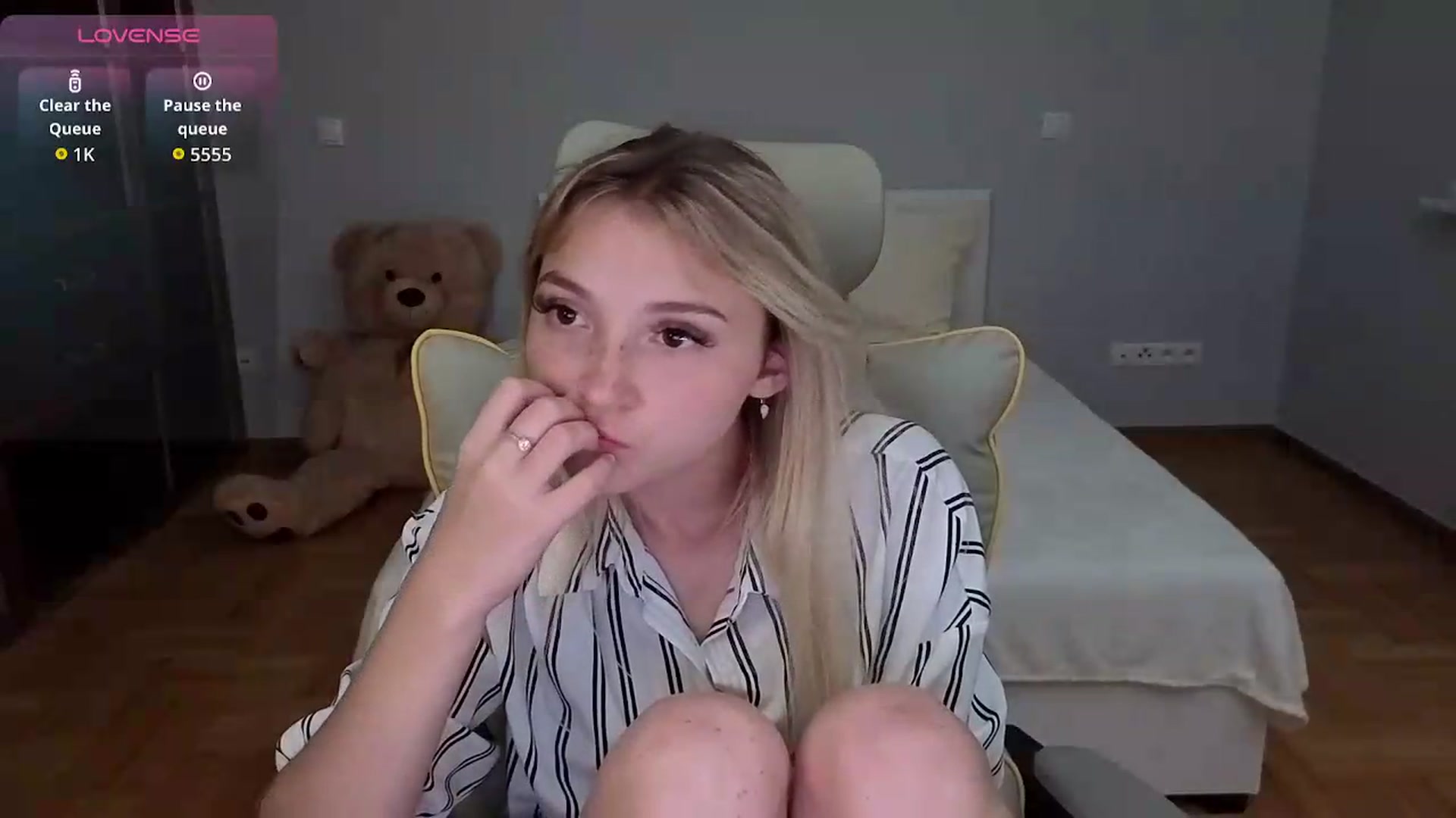 Gallery image thumbnail from Daisyy's myfreecams stream on, 06/20/2026, 22:05 image 10 of 20