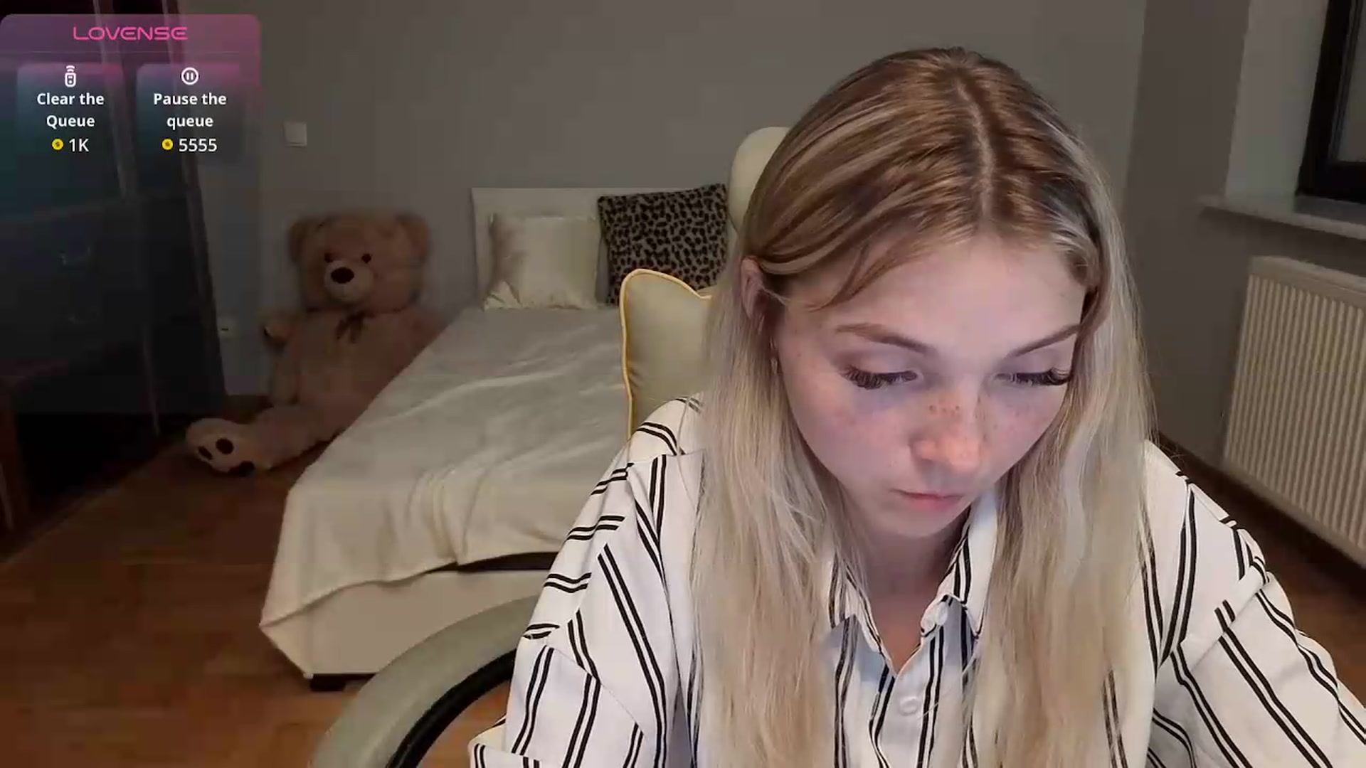 Gallery image thumbnail from Daisyy's myfreecams stream on, 06/22/2026, 22:58 image 7 of 20