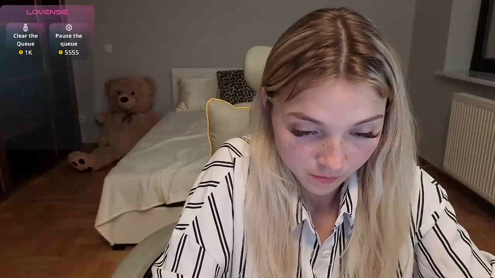 Gallery image thumbnail from Daisyy's myfreecams stream on, 06/22/2026, 22:58 image 6 of 20